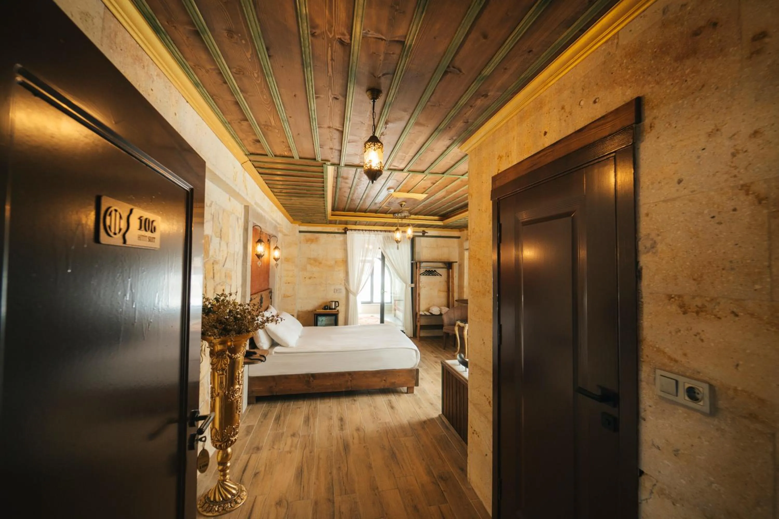 Photo of the whole room, Bed in İncebey Konak Cappadocia