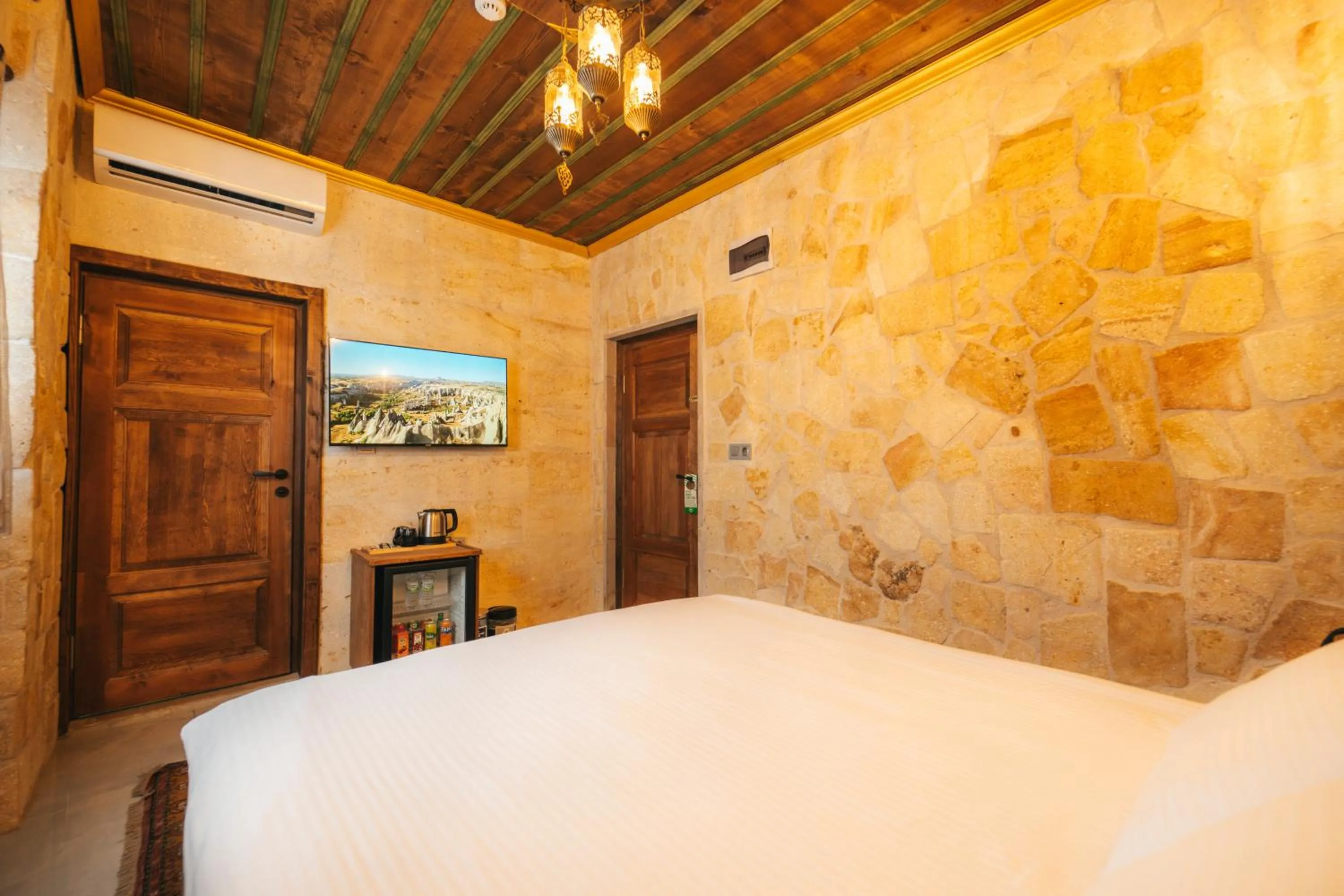 Bed in İncebey Konak Cappadocia