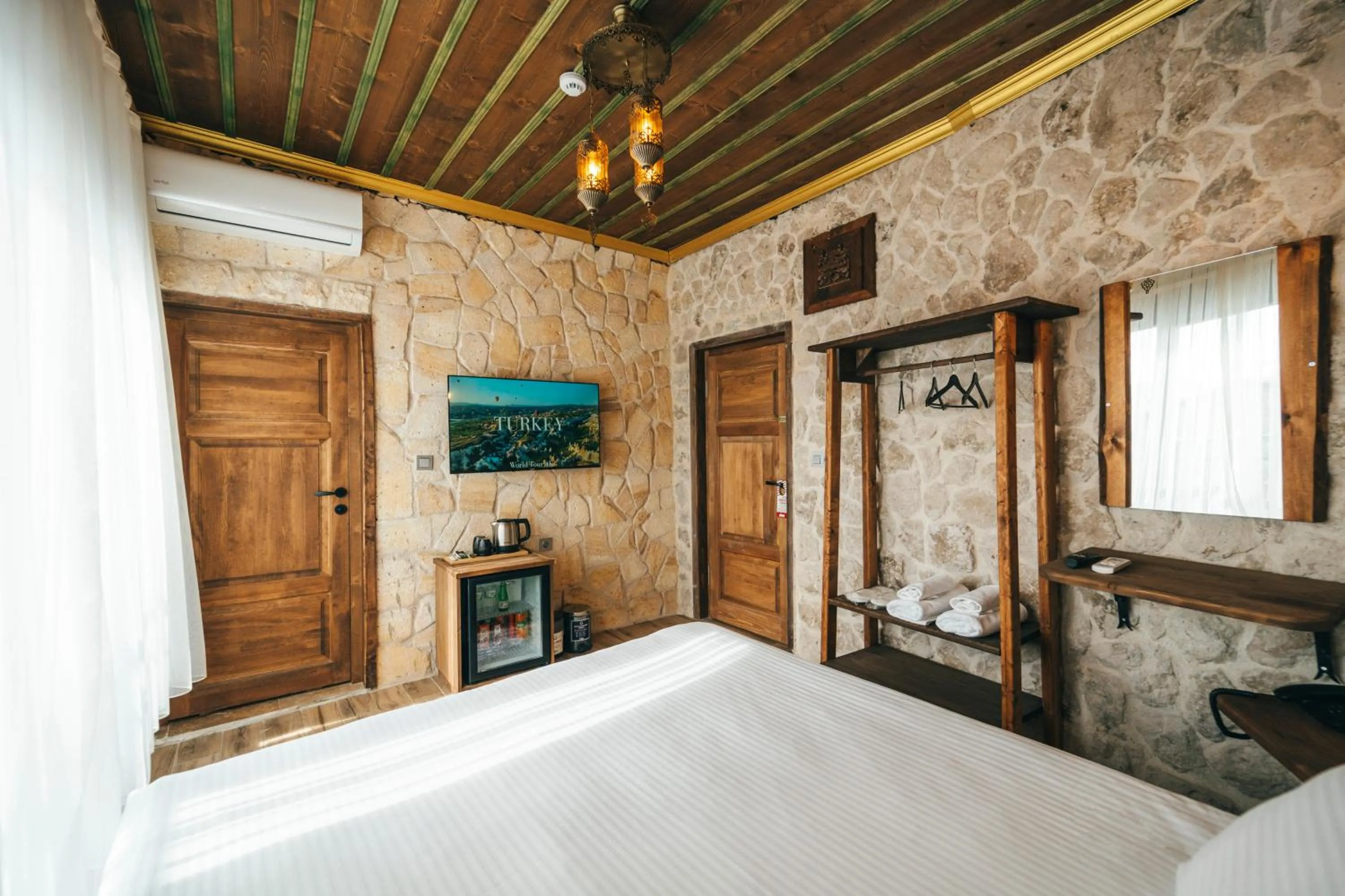 Bed in İncebey Konak Cappadocia