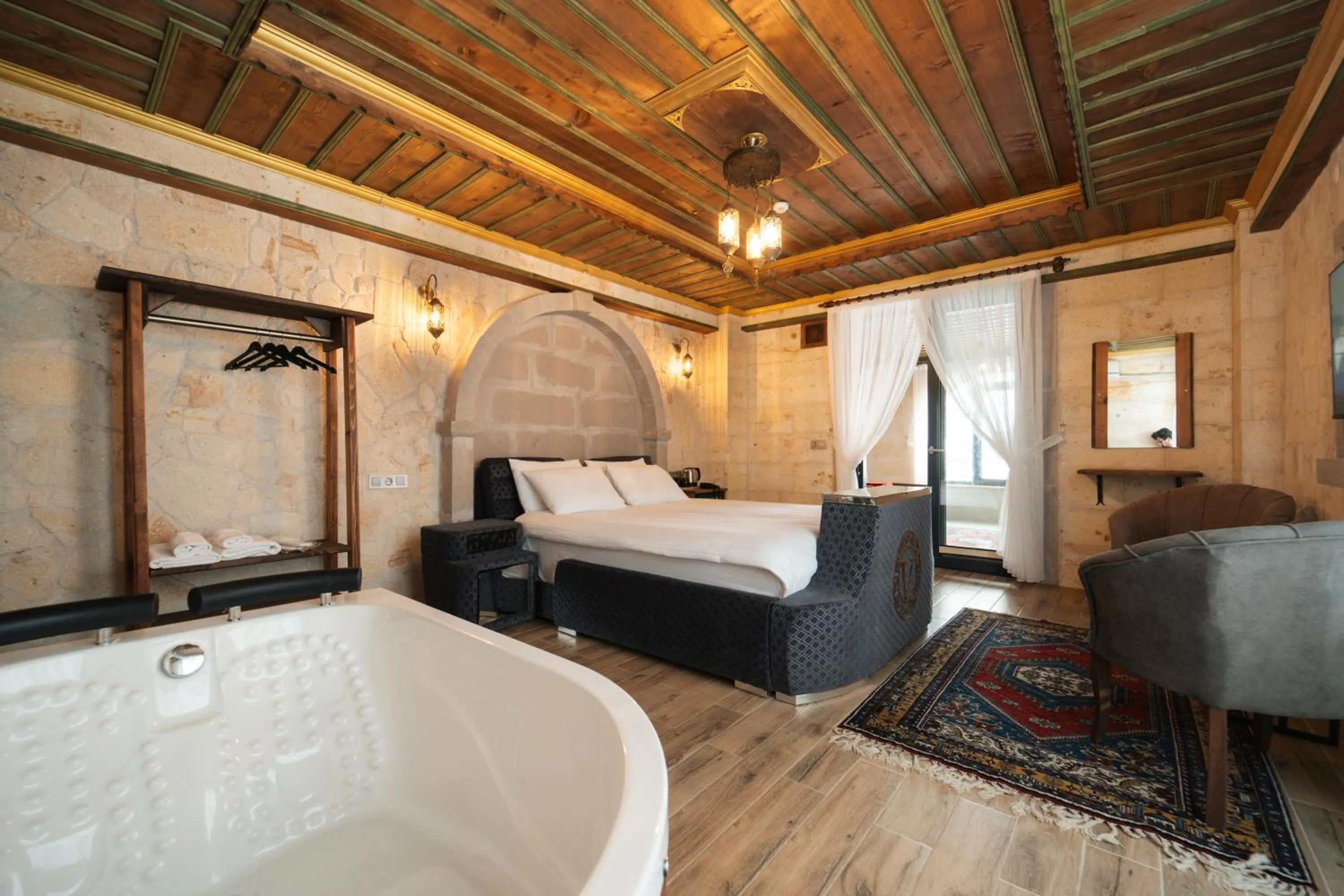 Bed in İncebey Konak Cappadocia