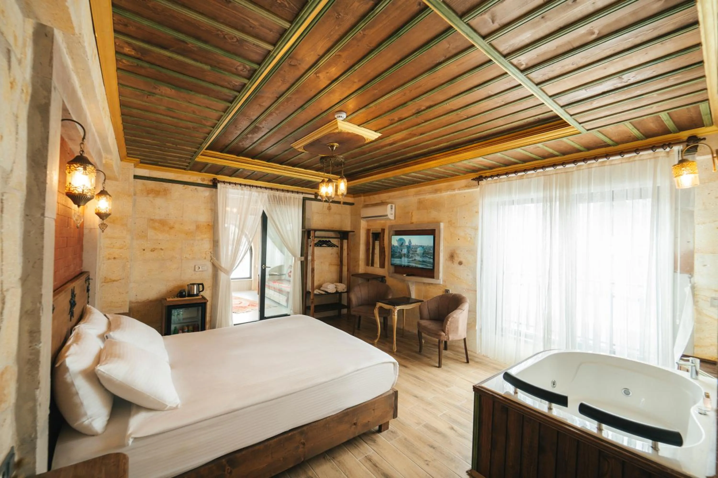 Bed in İncebey Konak Cappadocia