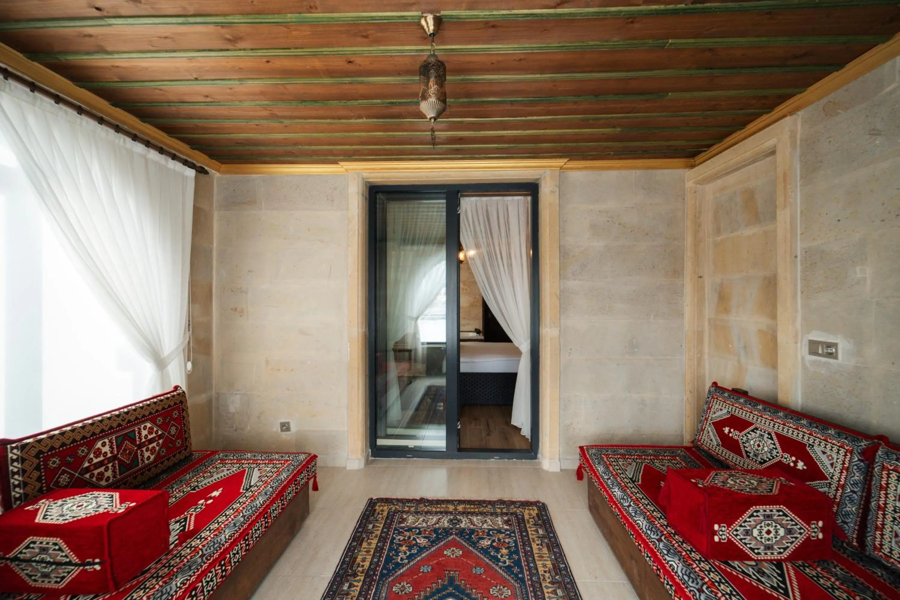 Bed in İncebey Konak Cappadocia