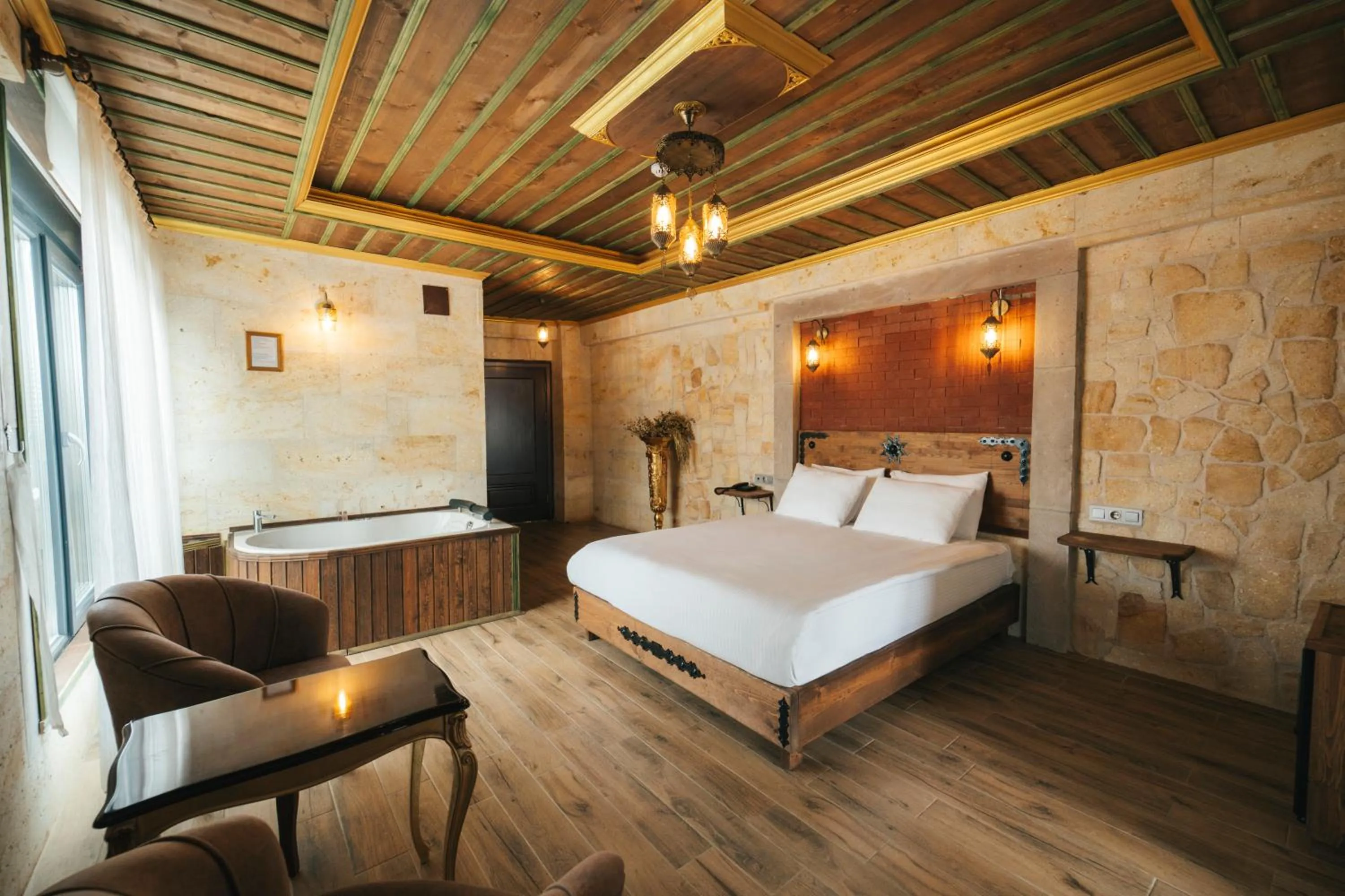 Bed in İncebey Konak Cappadocia