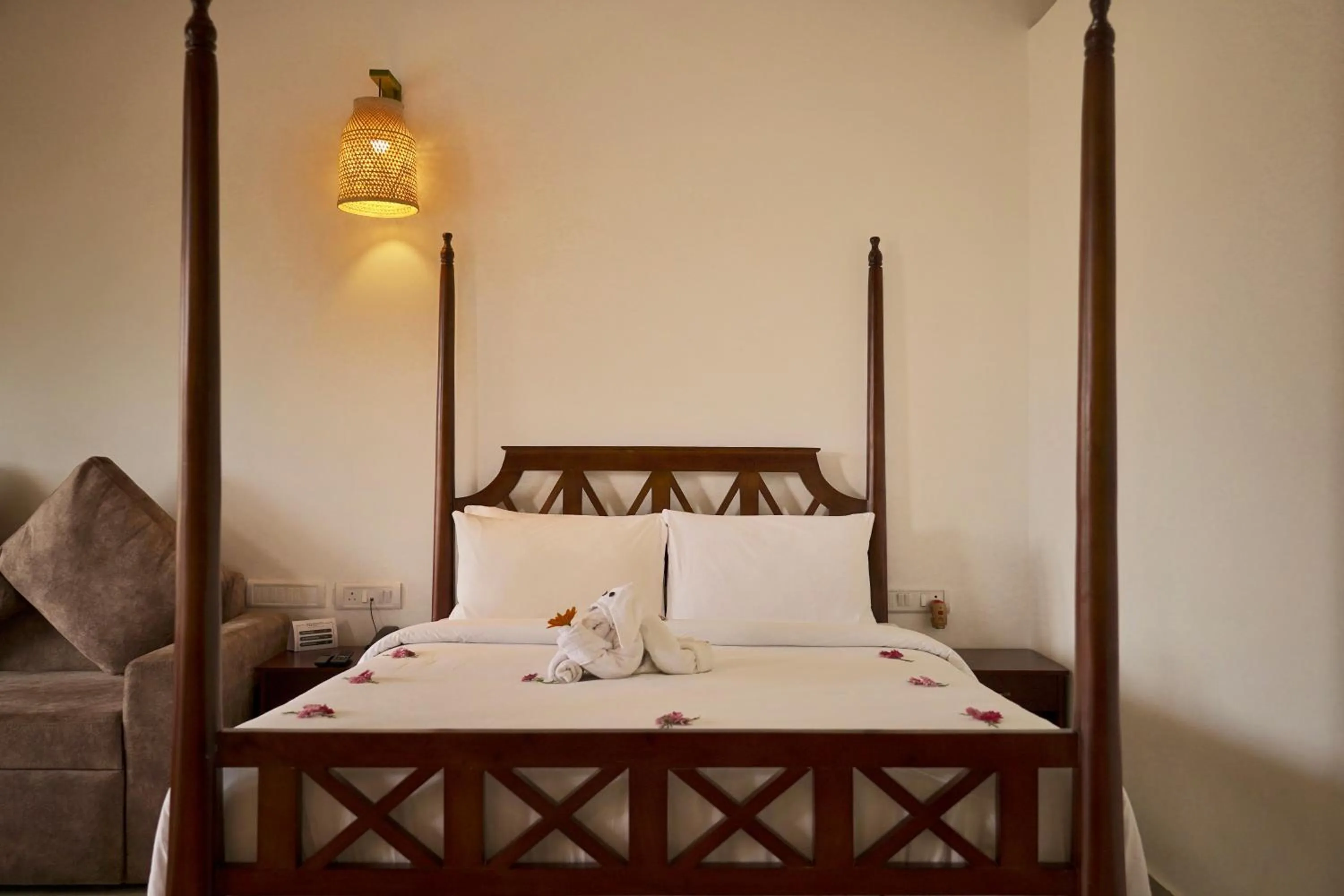 Bedroom, Bed in Welbeck Vintage By Oxygen Resorts