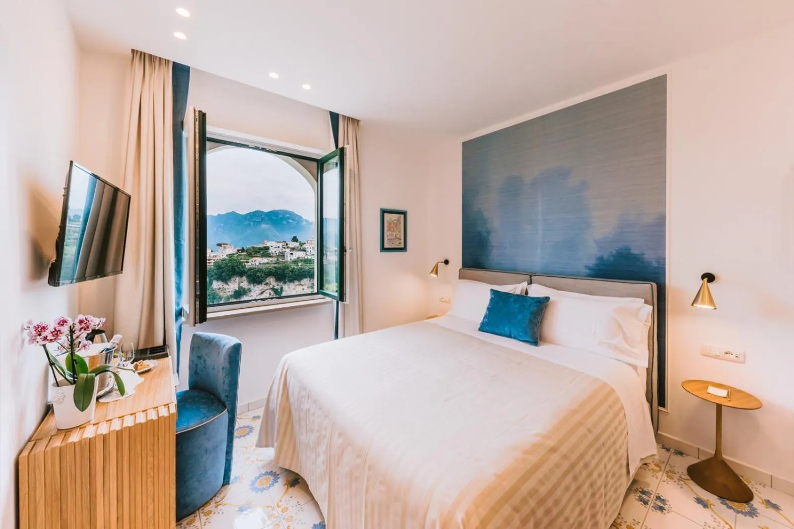 Classic Double Room with Partial Sea View - Depandance  in Palazzo Pascal