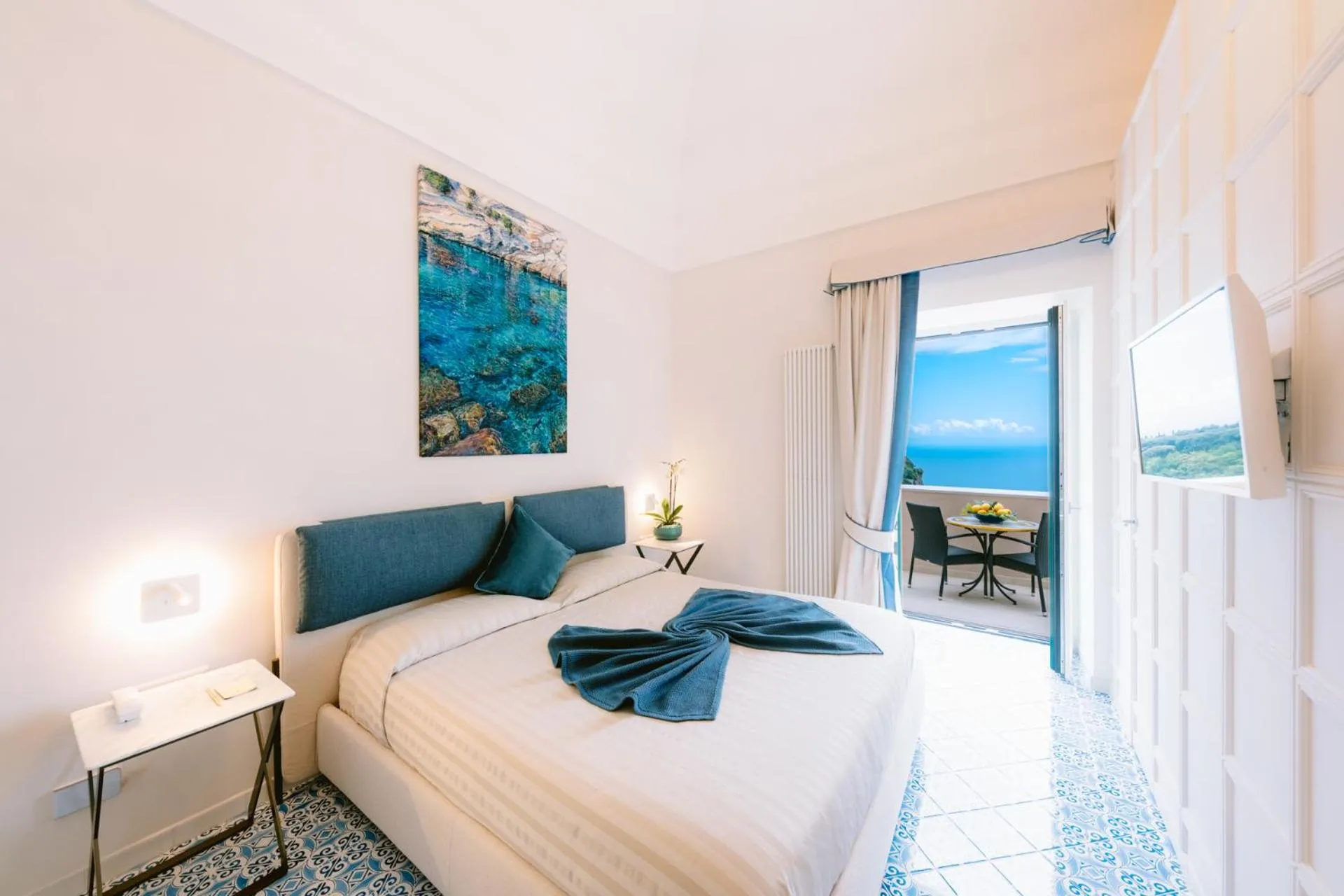 fireplace, Bed in Palazzo Pascal