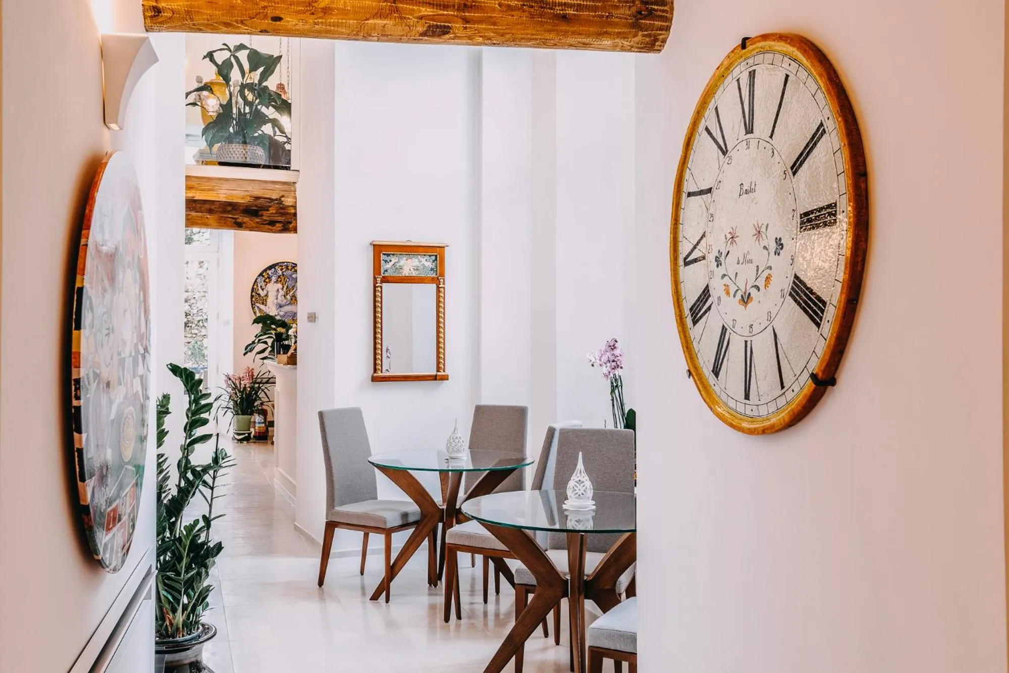 Restaurant/places to eat in Palazzo Pascal