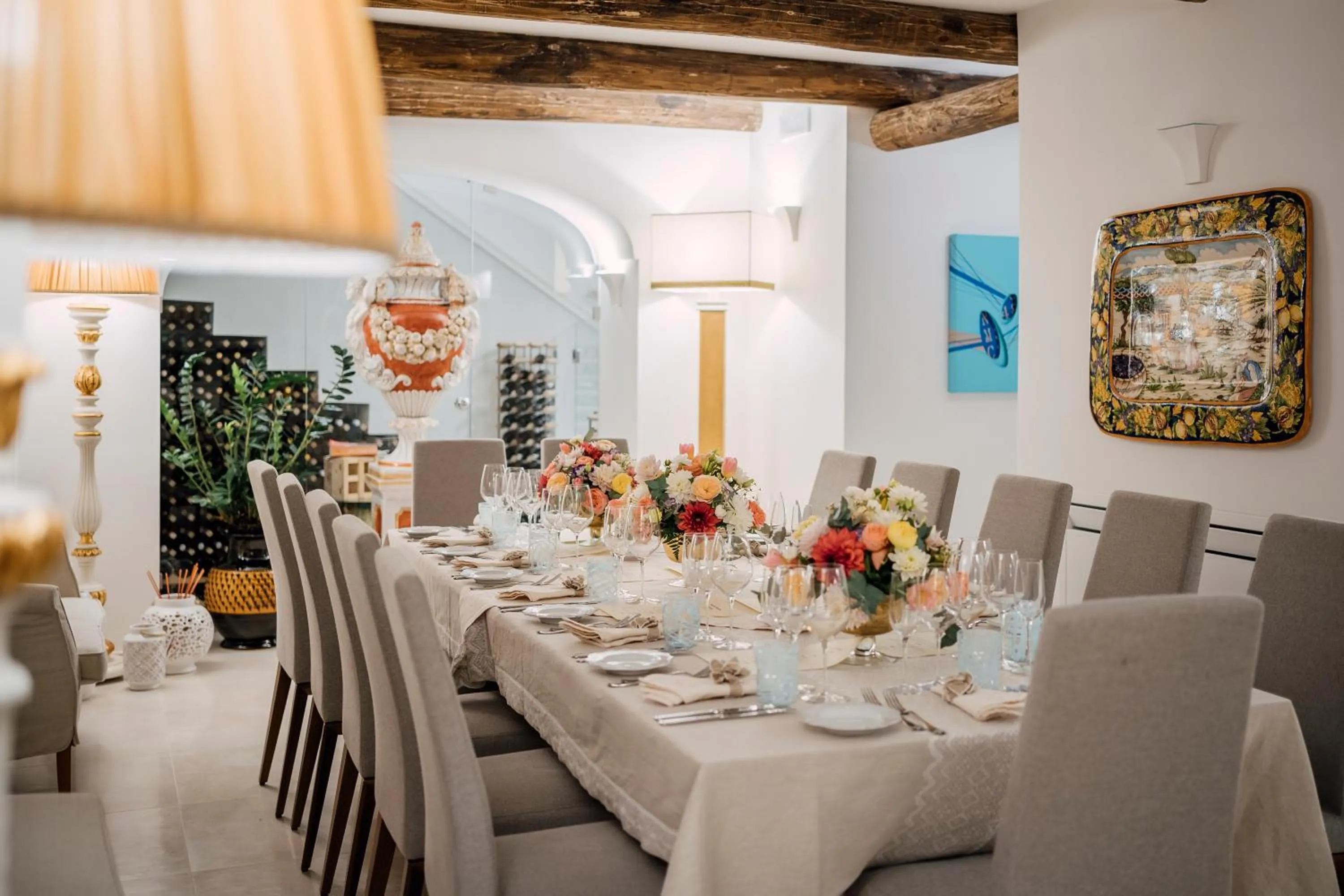 Restaurant/places to eat in Palazzo Pascal