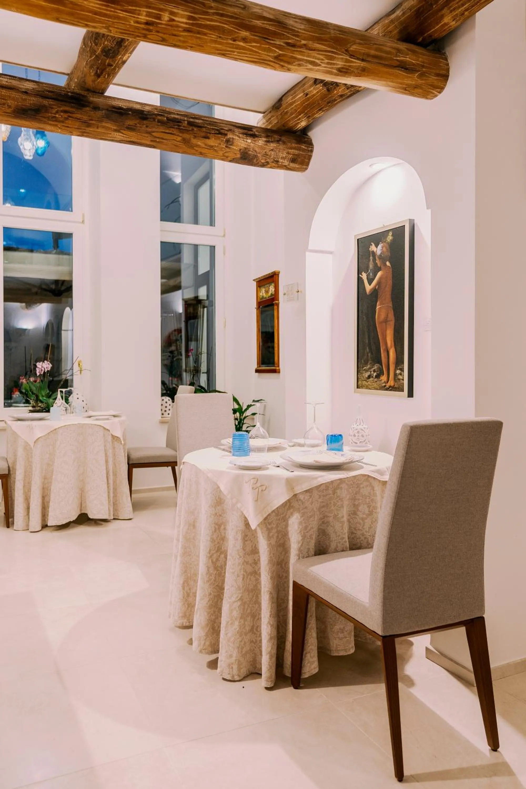 Restaurant/places to eat in Palazzo Pascal