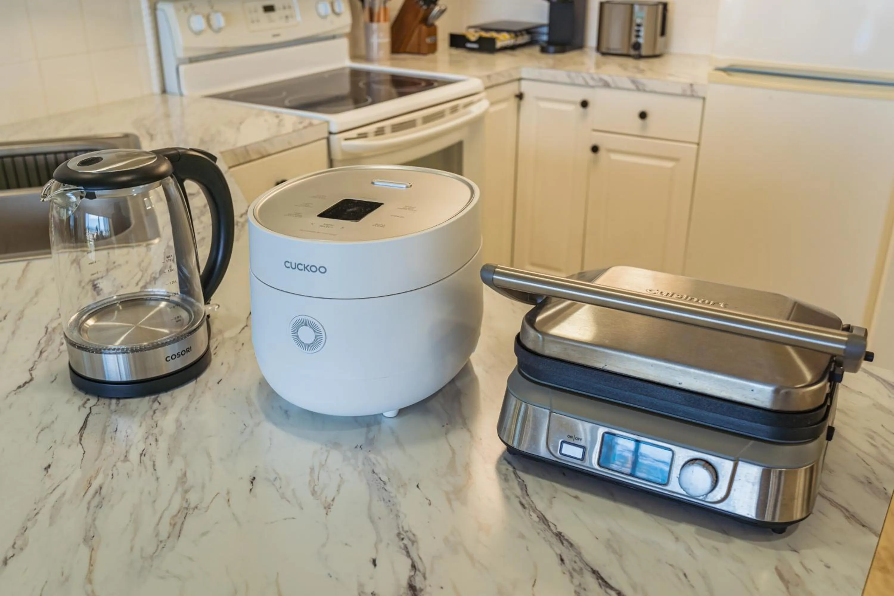 Kitchen or kitchenette in Ilikai Hotel with Ocean View