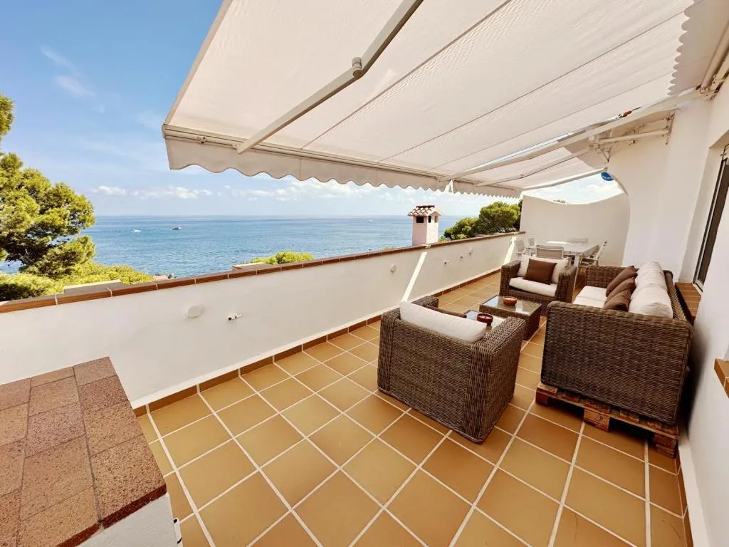 Les Rotes 30 by homeprive
