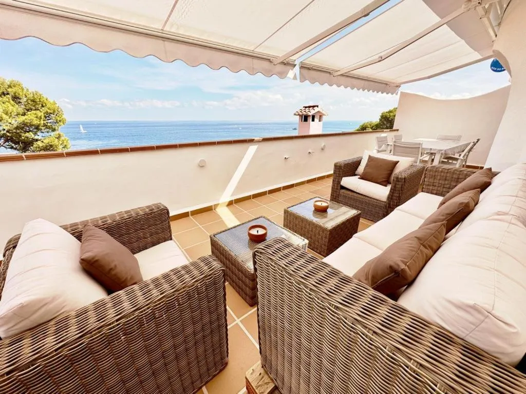 Les Rotes 30 by homeprive