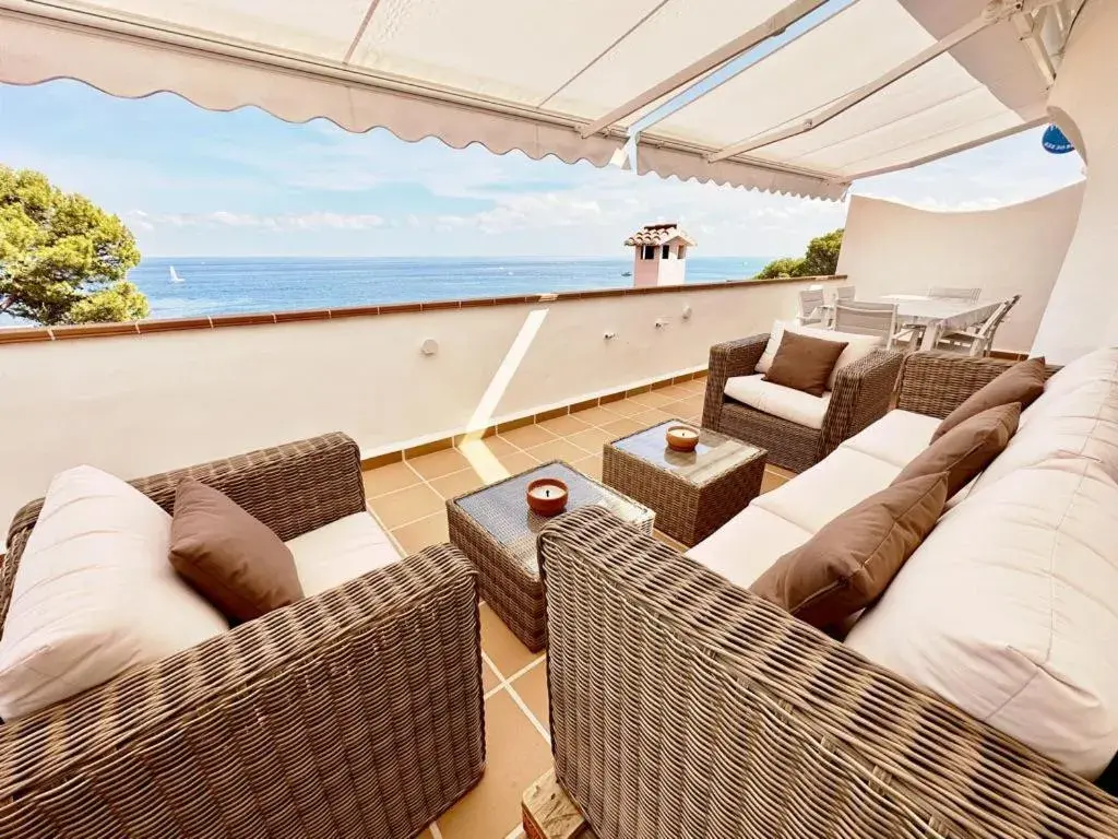 Les Rotes 30 by homeprive Les Rotes 30 by homeprive
