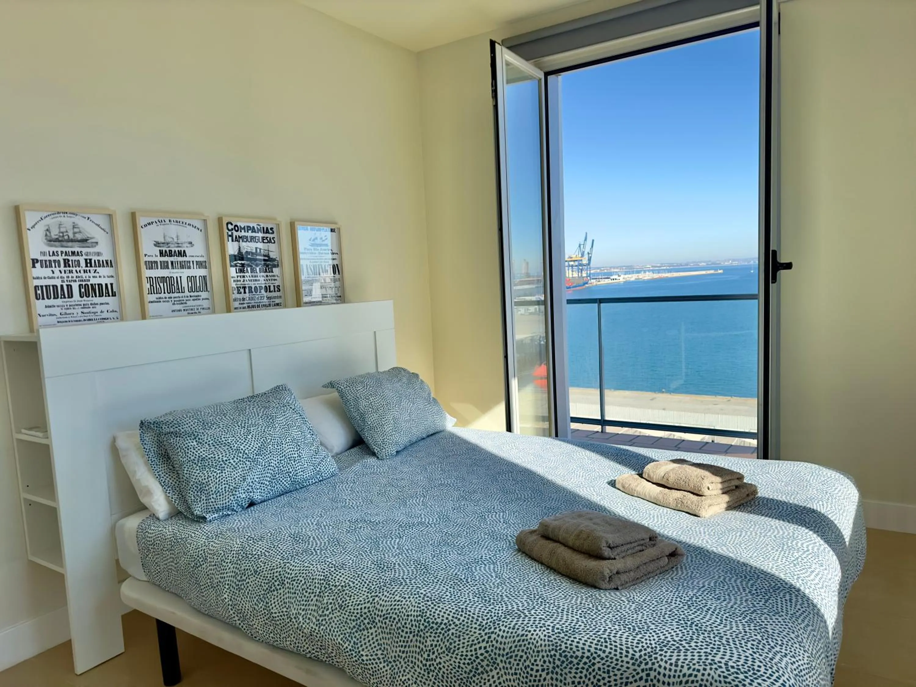 Bed in Apartamento Fenix - Recién renovado y vistas al mar