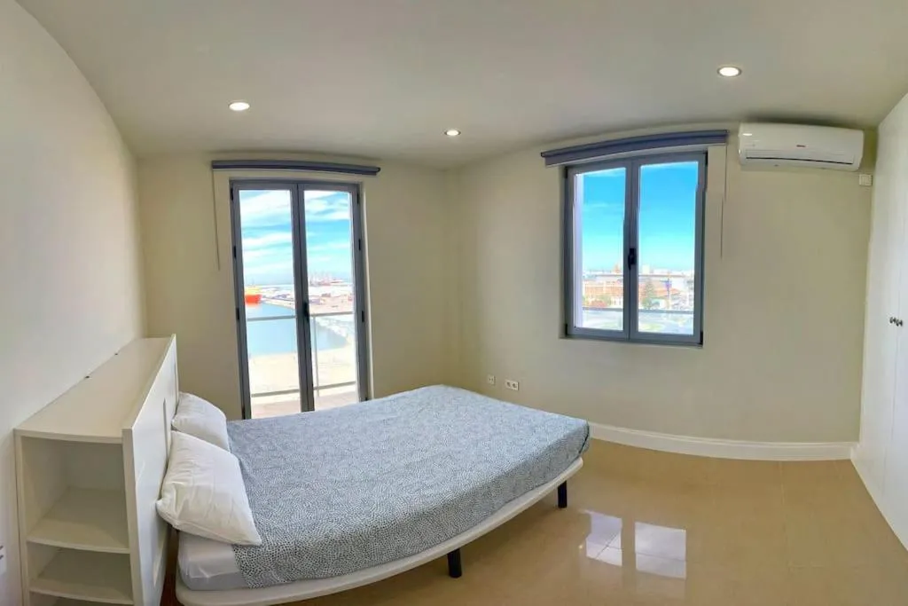 Bed in Apartamento Fenix - Recién renovado y vistas al mar