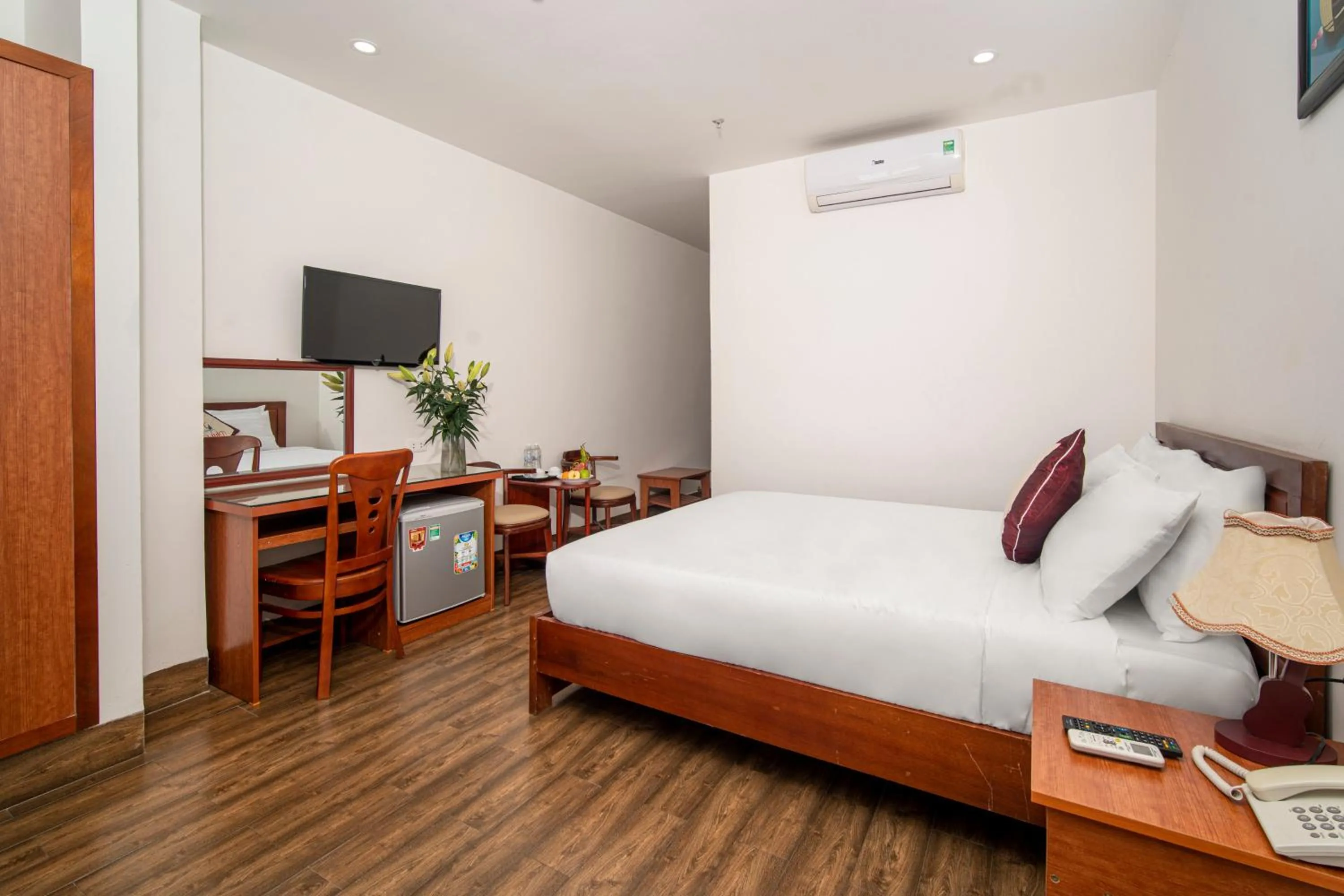 Photo of the whole room, Bed in Phú An Hotel