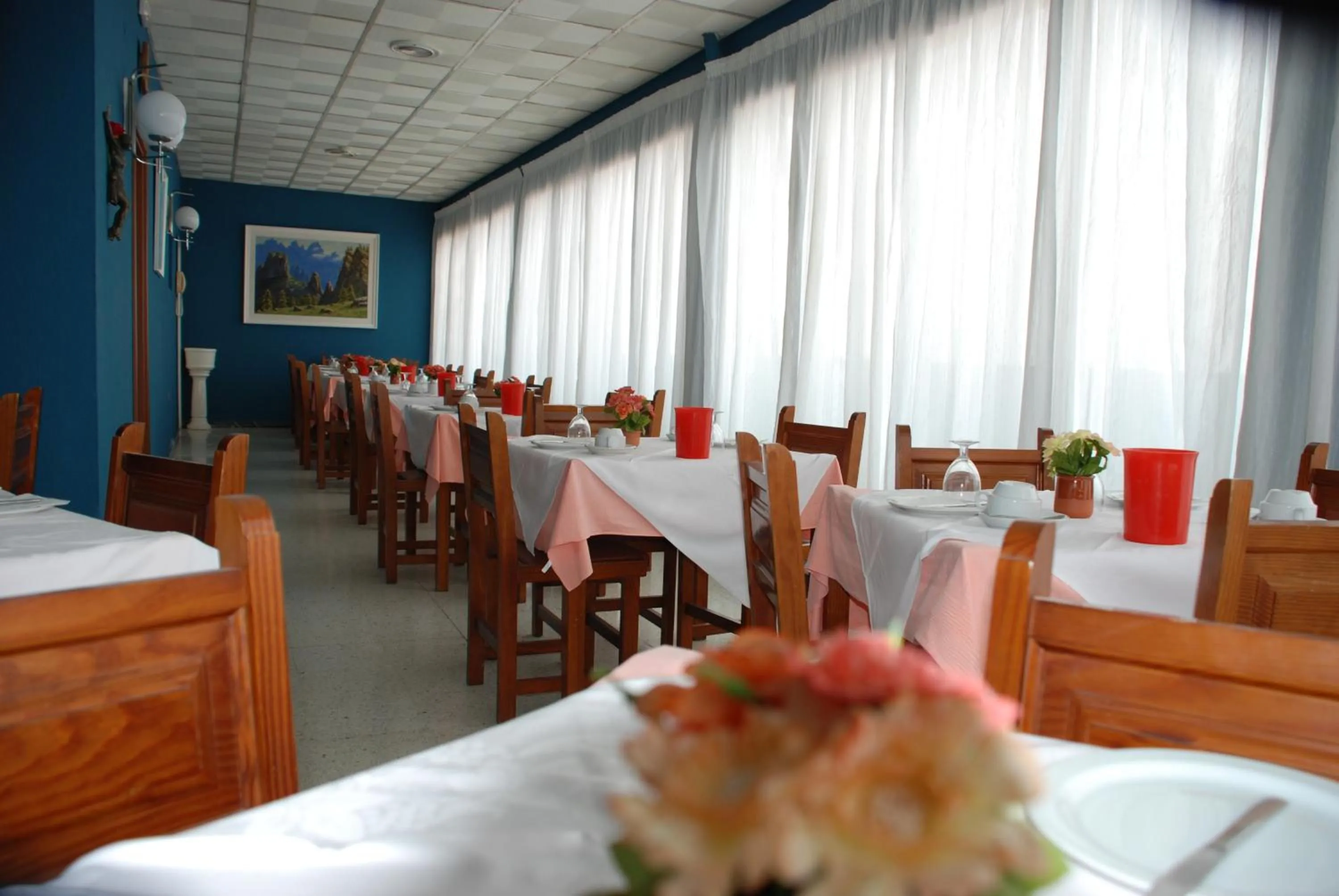 Restaurant/places to eat in Hotel Olympia