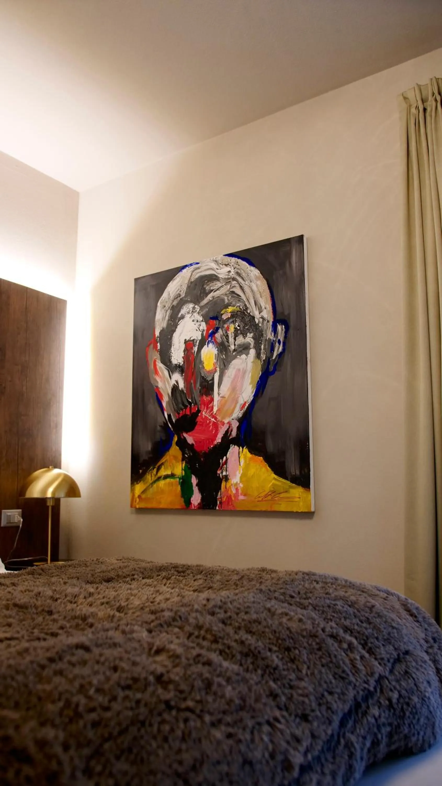 Decorative detail, Bed in Hotel Battisti 31