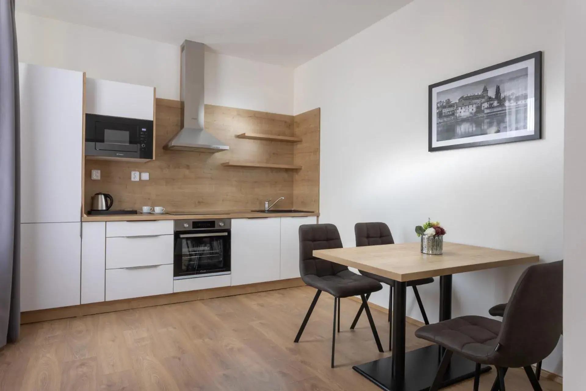 Deluxe Two-bedroom Apartment with Kitchen in Residence Morris Mladá Boleslav Deluxe Two-bedroom Apartment with Kitchen in Residence Morris Mladá Boleslav