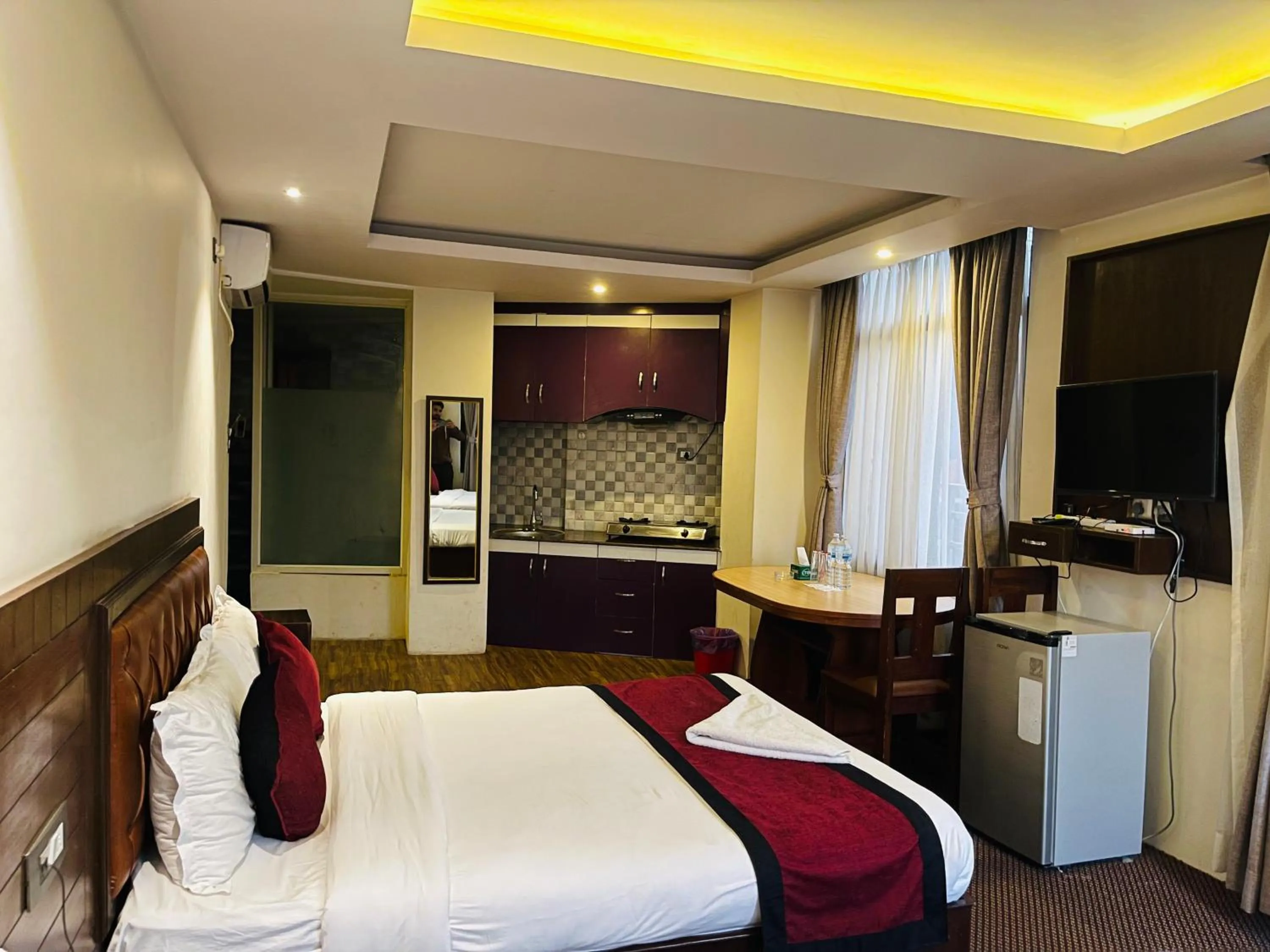 Photo of the whole room, Bed in Hotel de Universal