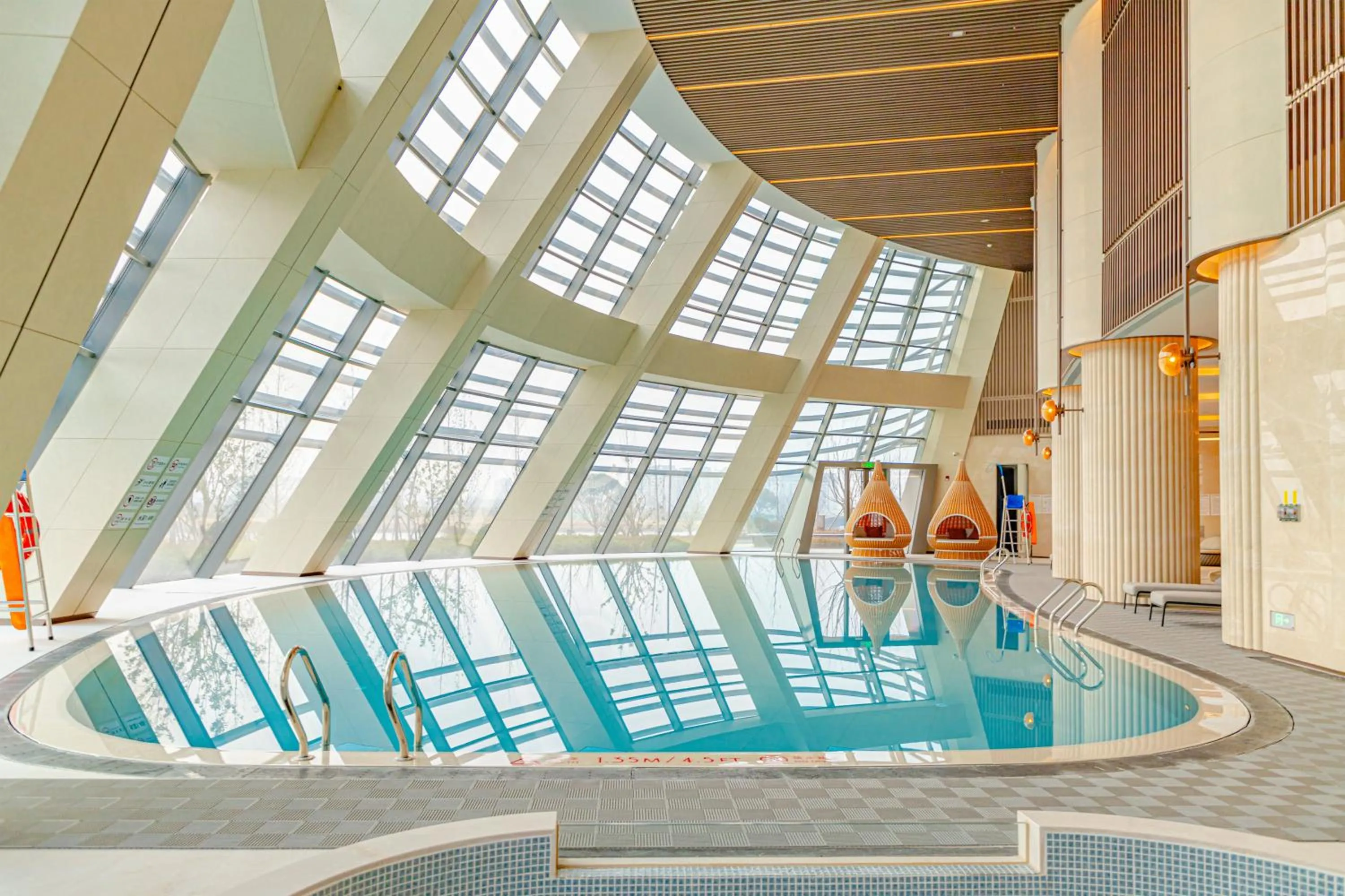 Swimming pool in Hilton Huzhou Nanxun
