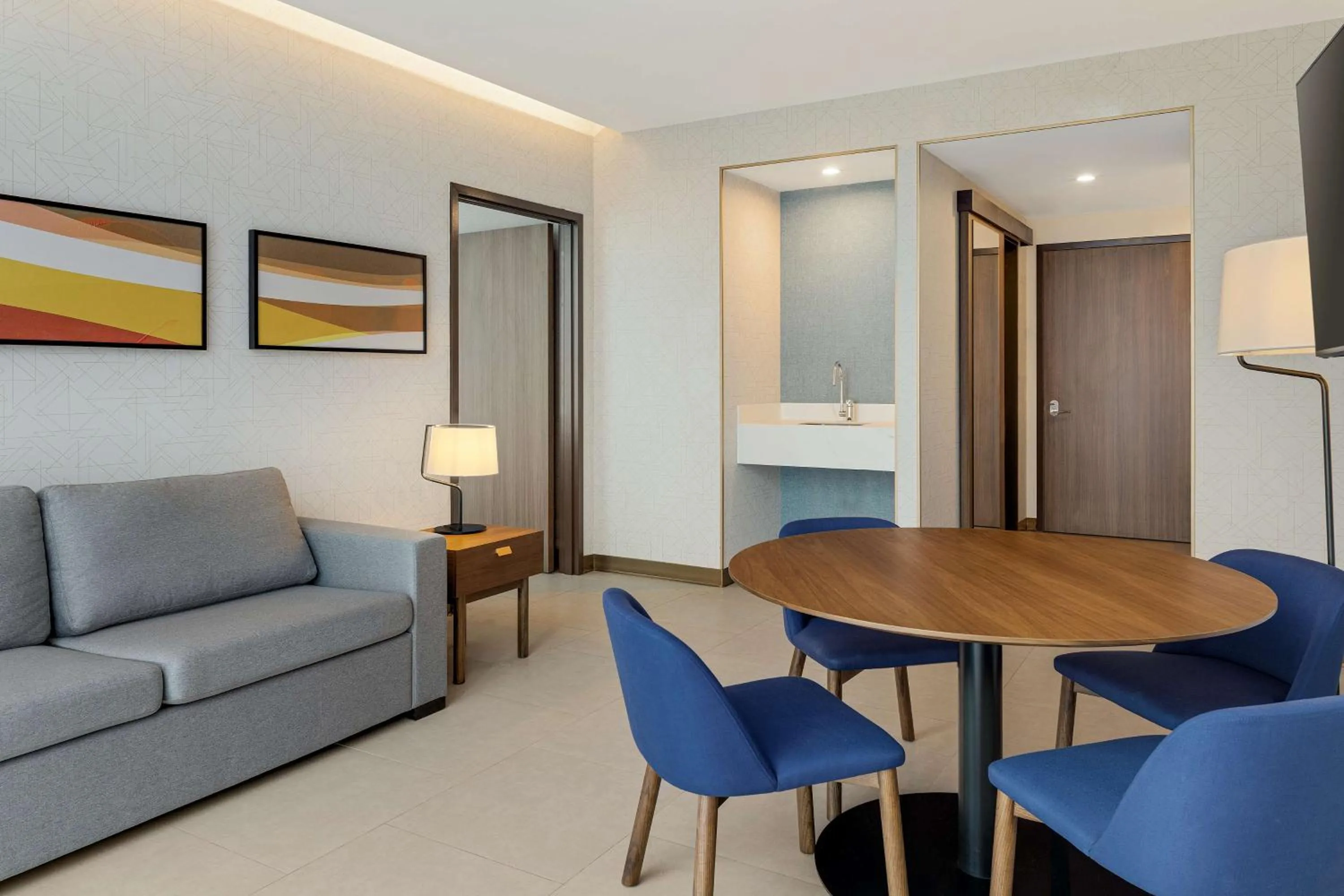 Living room in Hilton Garden Inn San Jose Airport City Mall