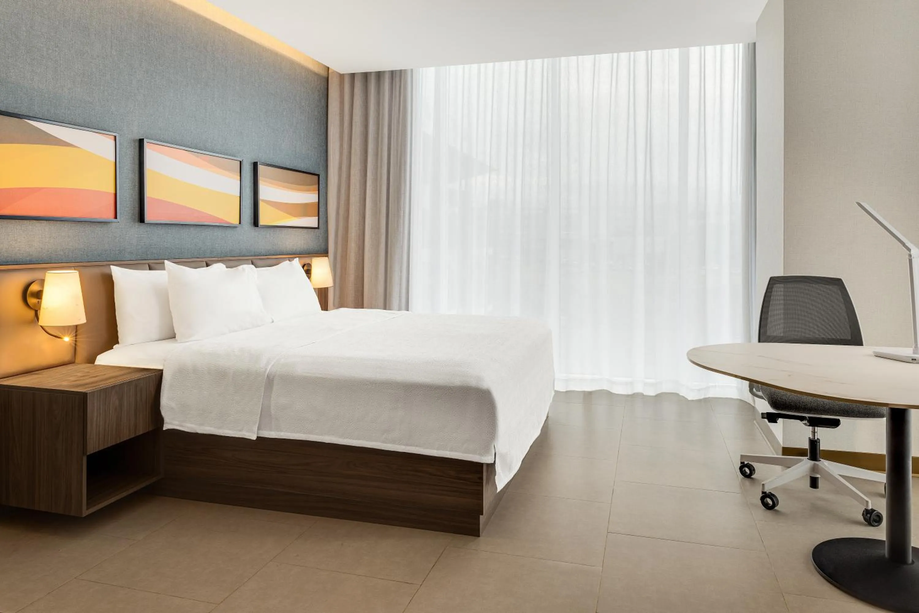 View (from property/room), Bed in Hilton Garden Inn San Jose Airport City Mall