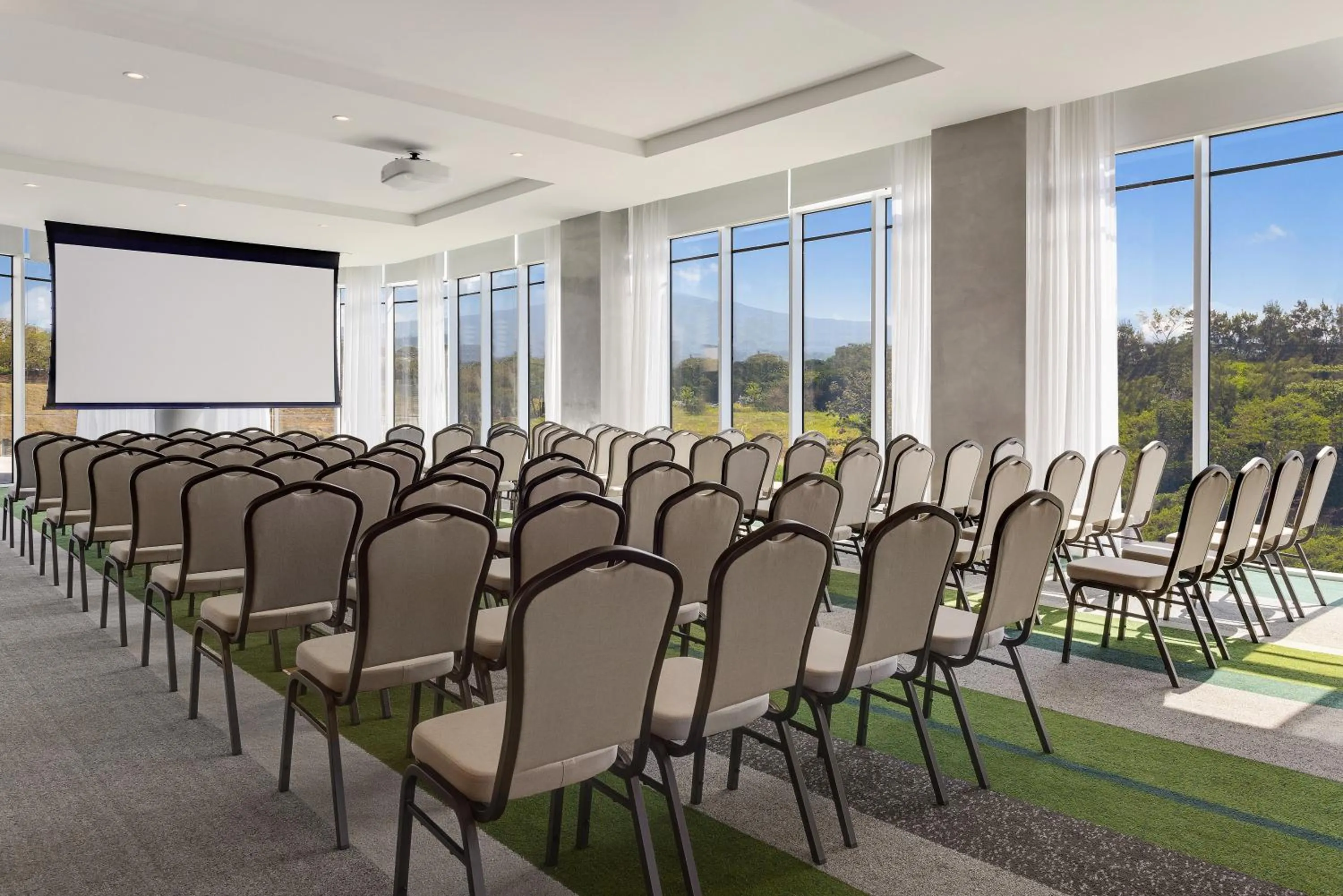 Meeting/conference room in Hilton Garden Inn San Jose Airport City Mall