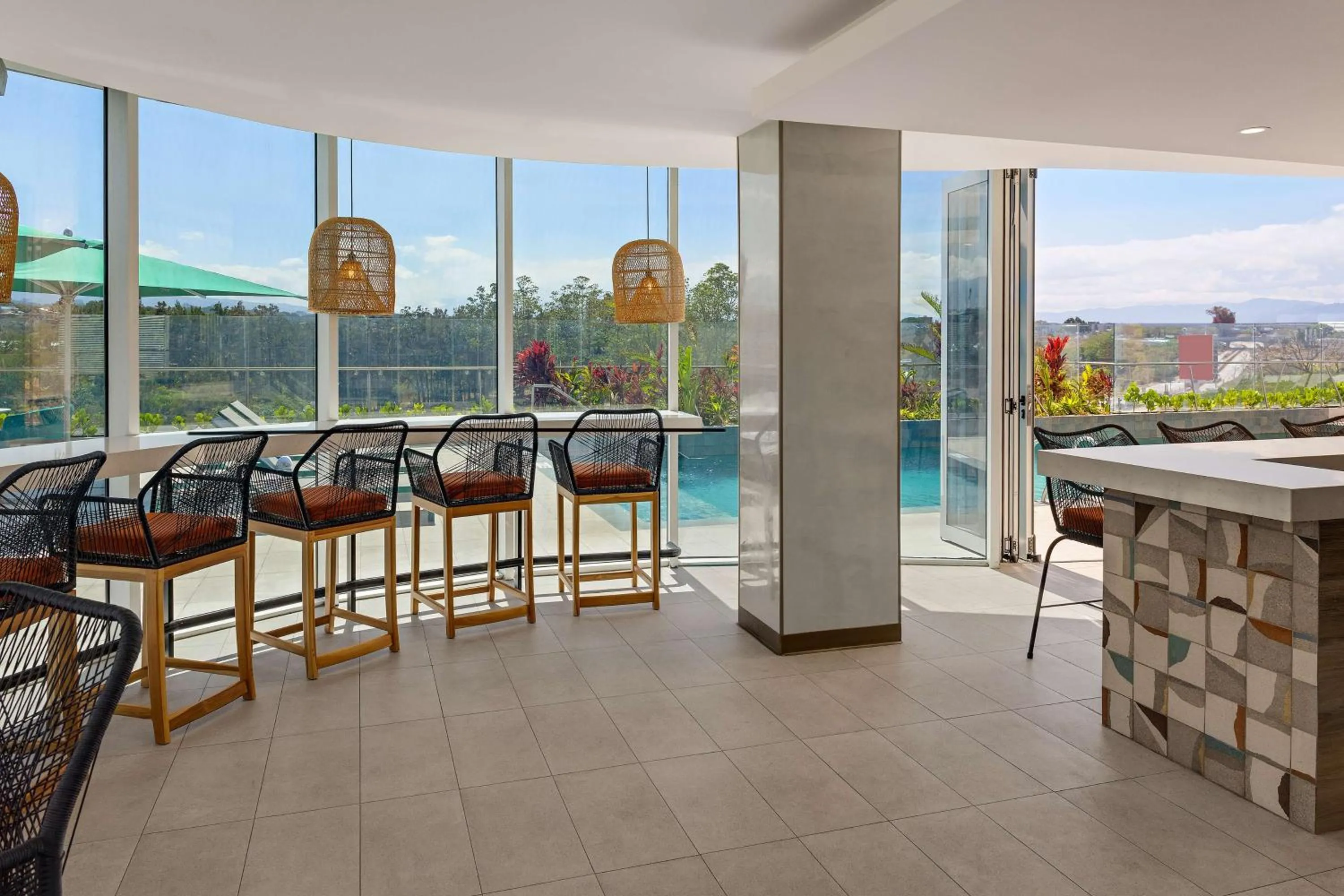 Lounge or bar in Hilton Garden Inn San Jose Airport City Mall