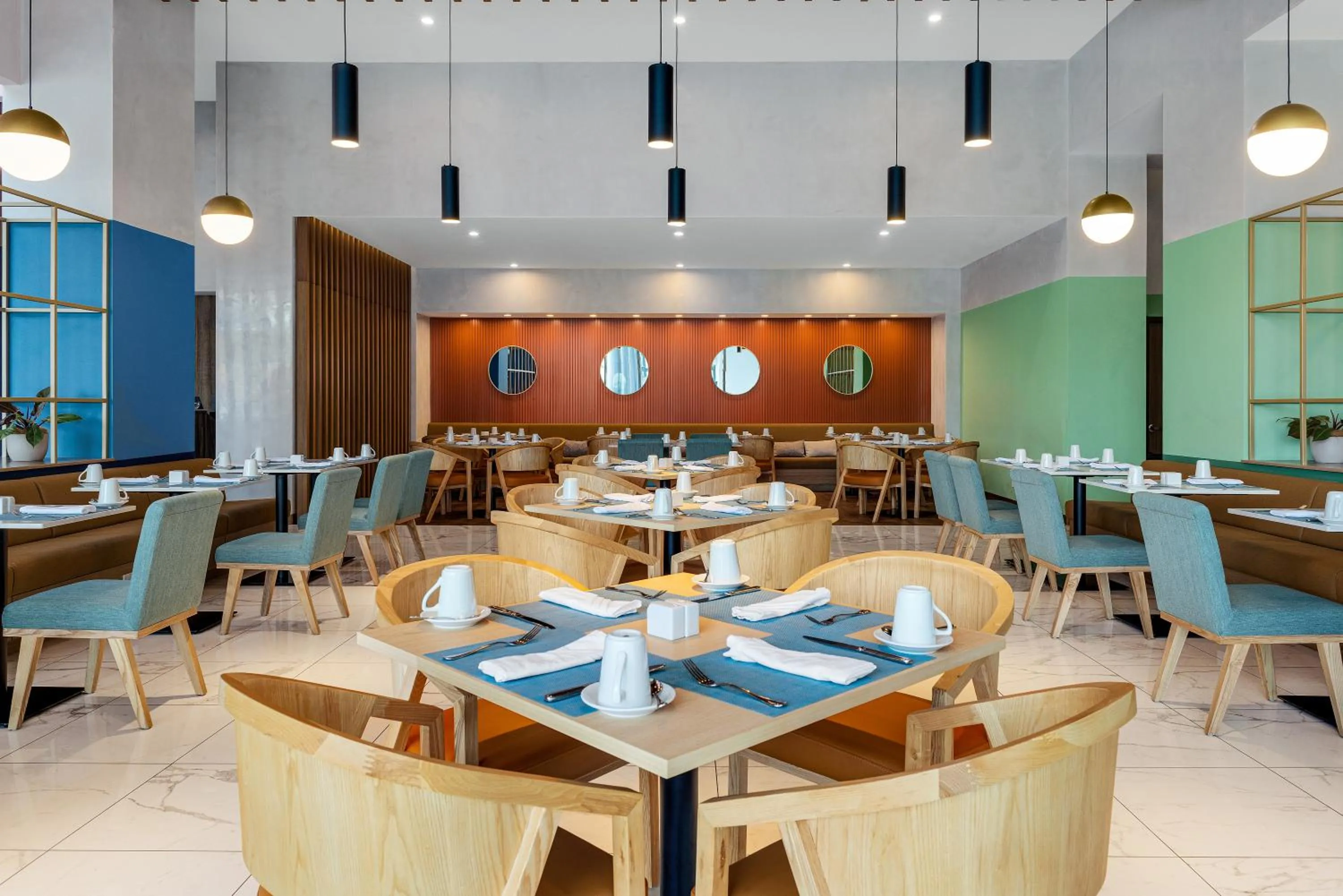 Restaurant/places to eat in Hilton Garden Inn San Jose Airport City Mall