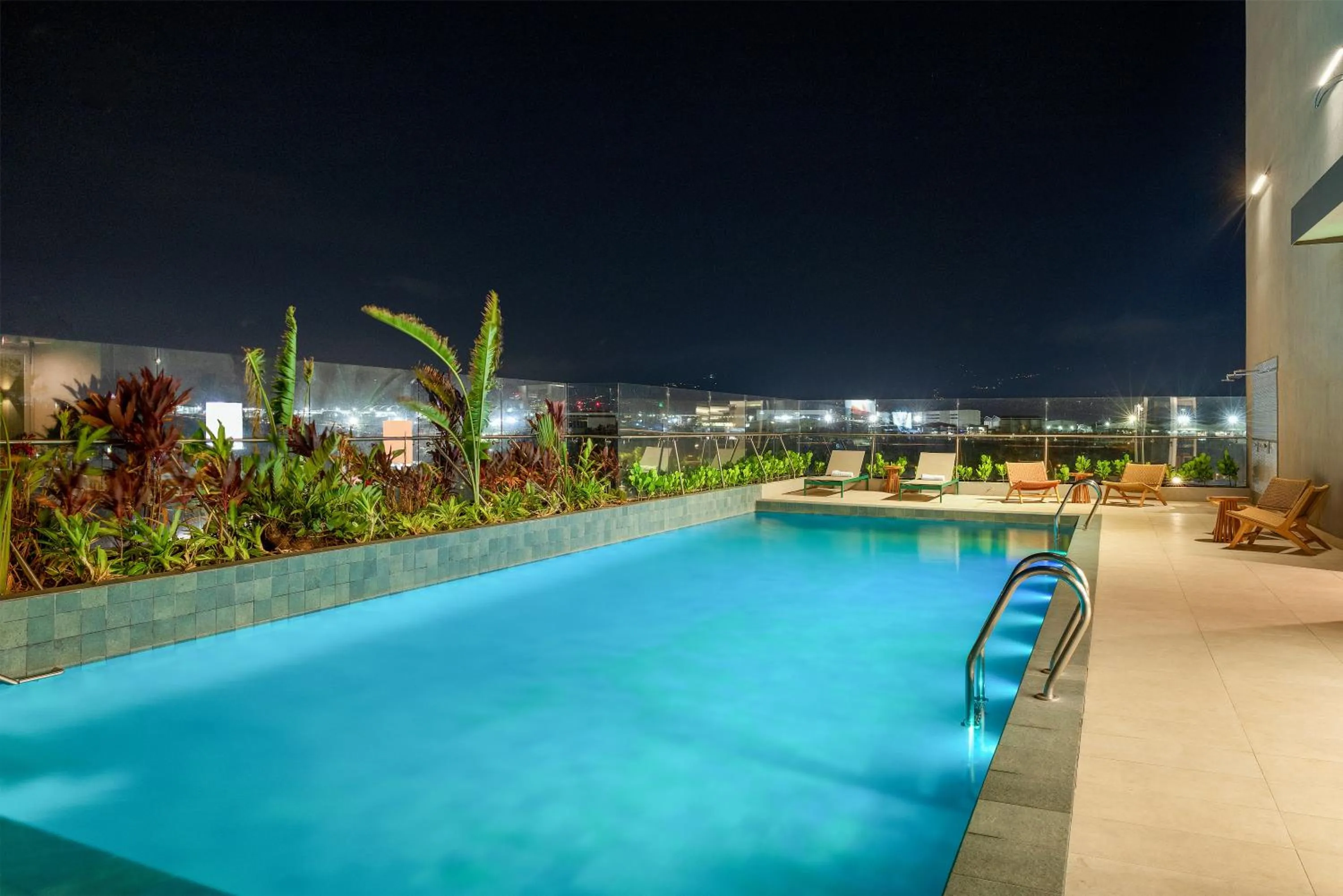 Pool view in Hilton Garden Inn San Jose Airport City Mall