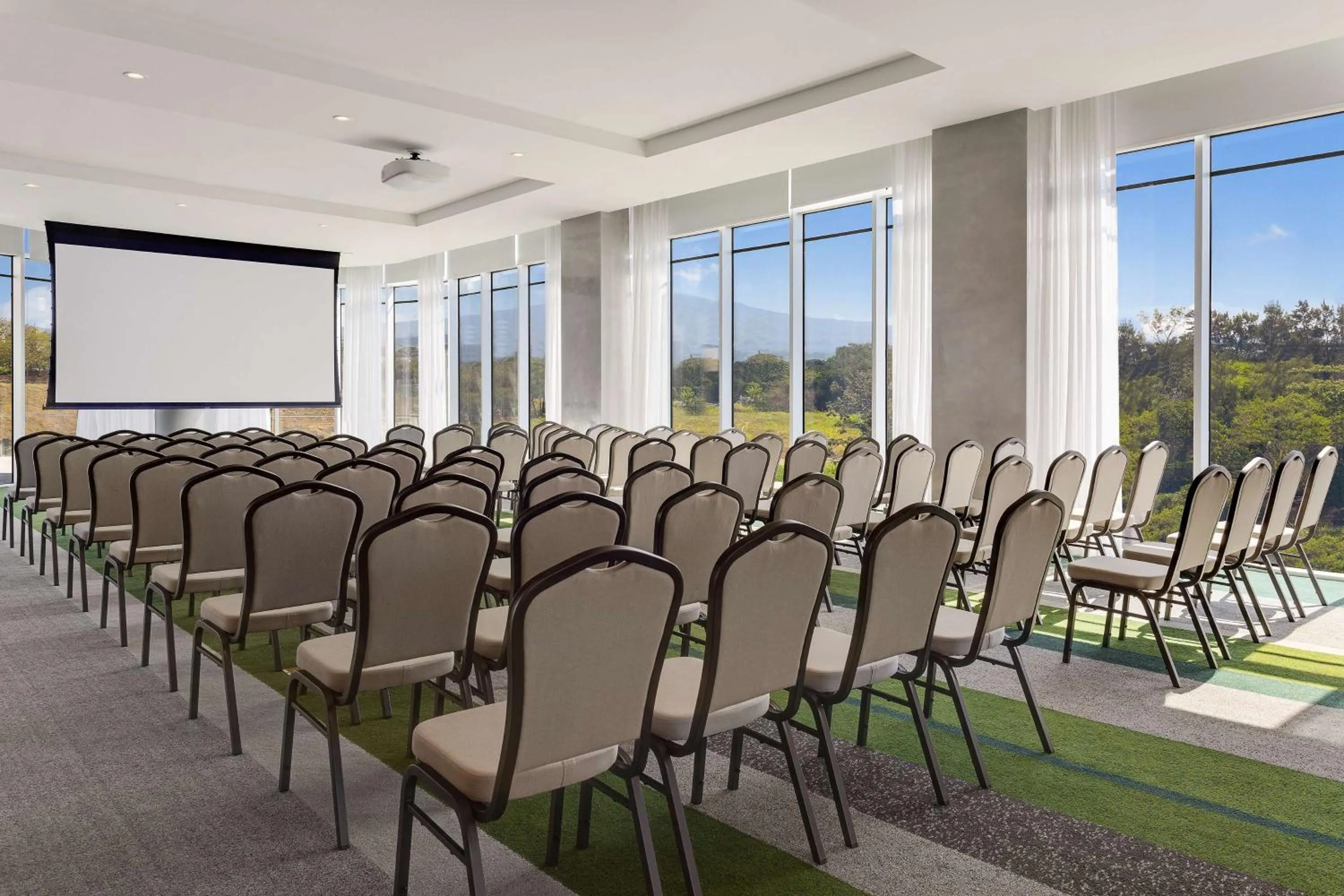 Meeting/conference room in Hilton Garden Inn San Jose Airport City Mall