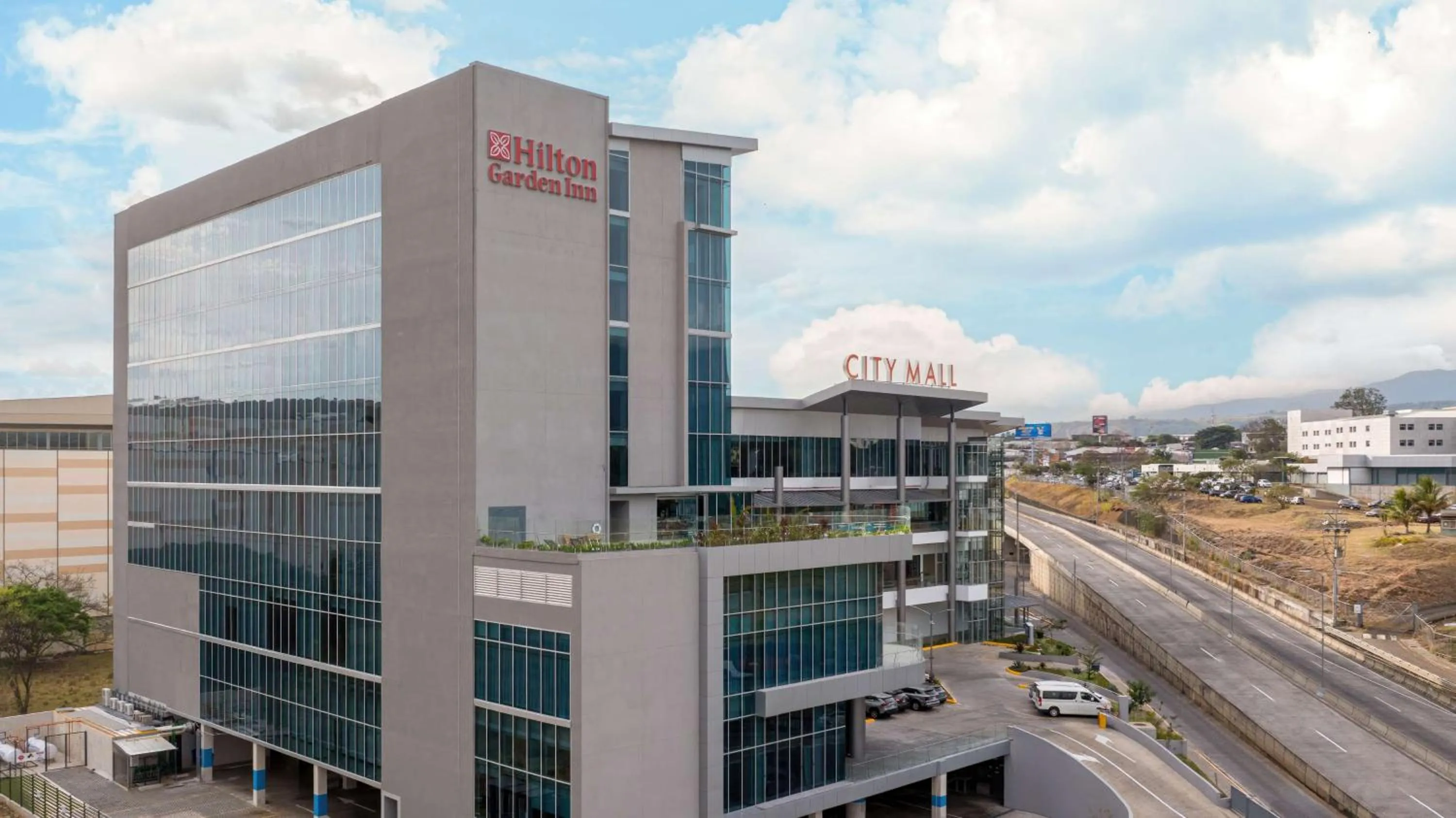 Property building in Hilton Garden Inn San Jose Airport City Mall