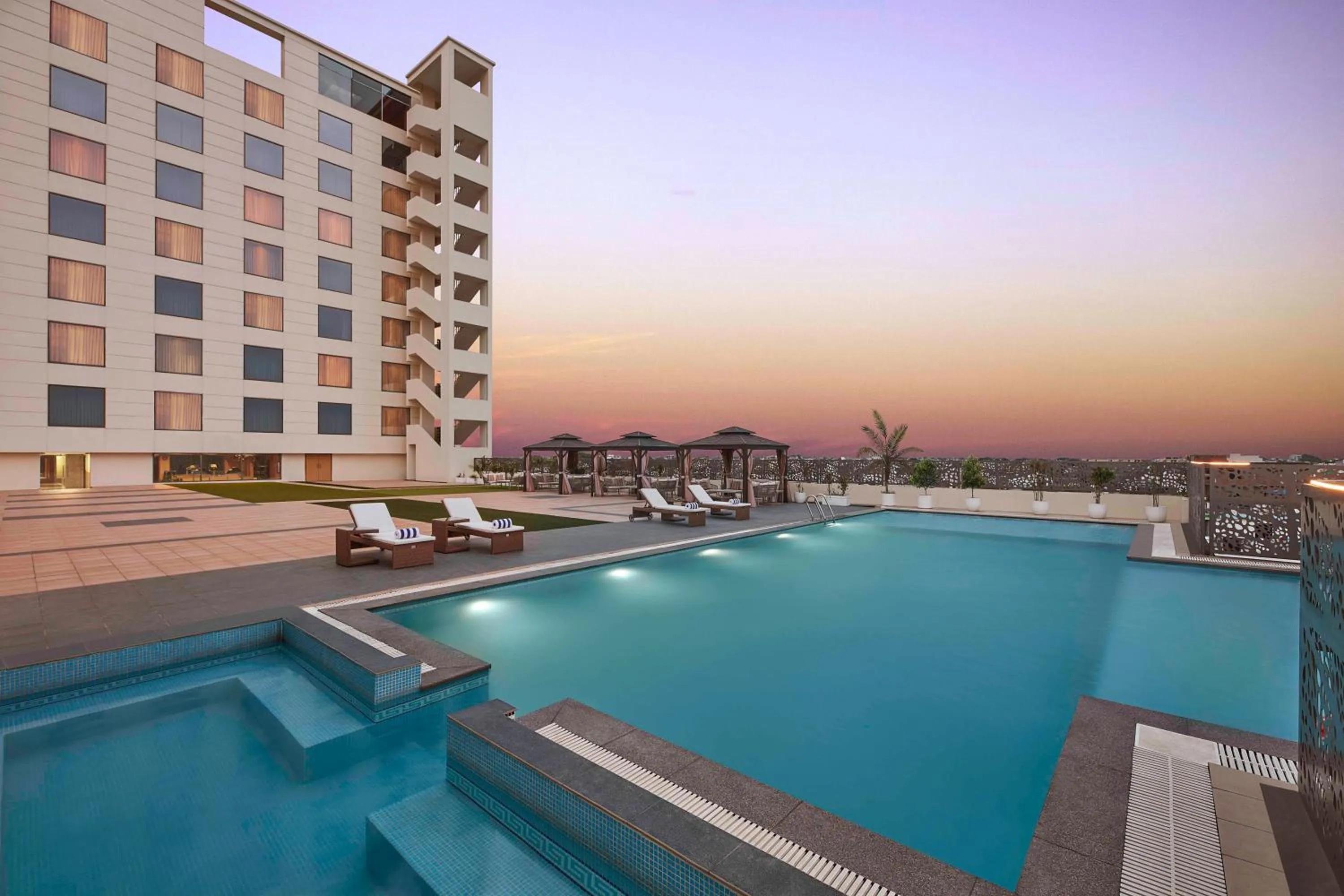 Swimming pool in Doubletree By Hilton Varanasi