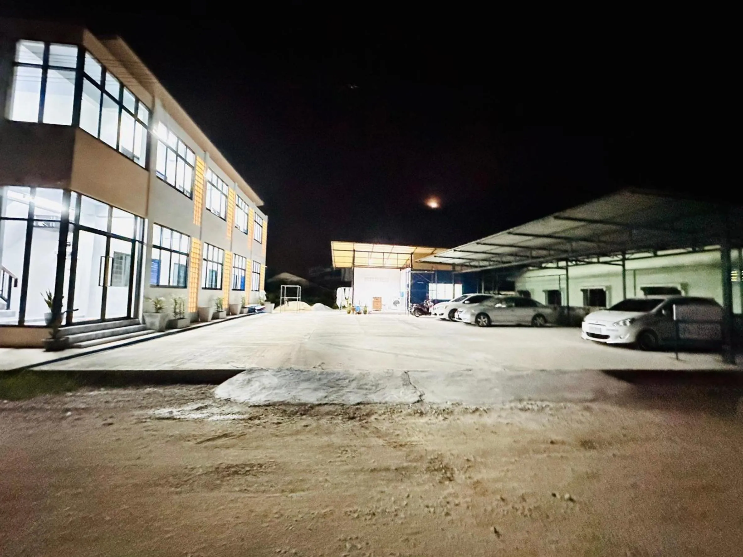 Property building in Art Nara Hotel อาร์ตนรารีสอร์ท