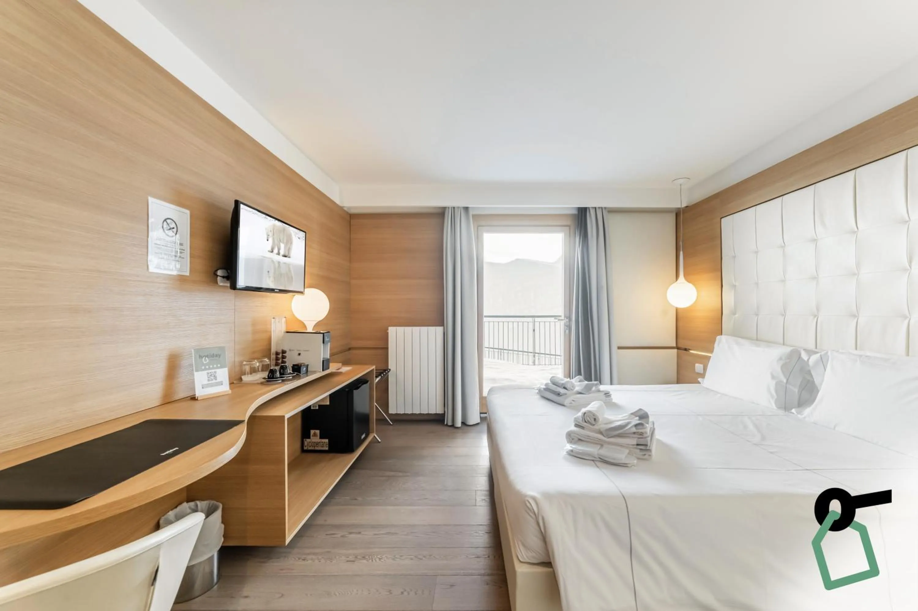 Photo of the whole room, Bed in HOTIDAY Room Collection - Cervinia