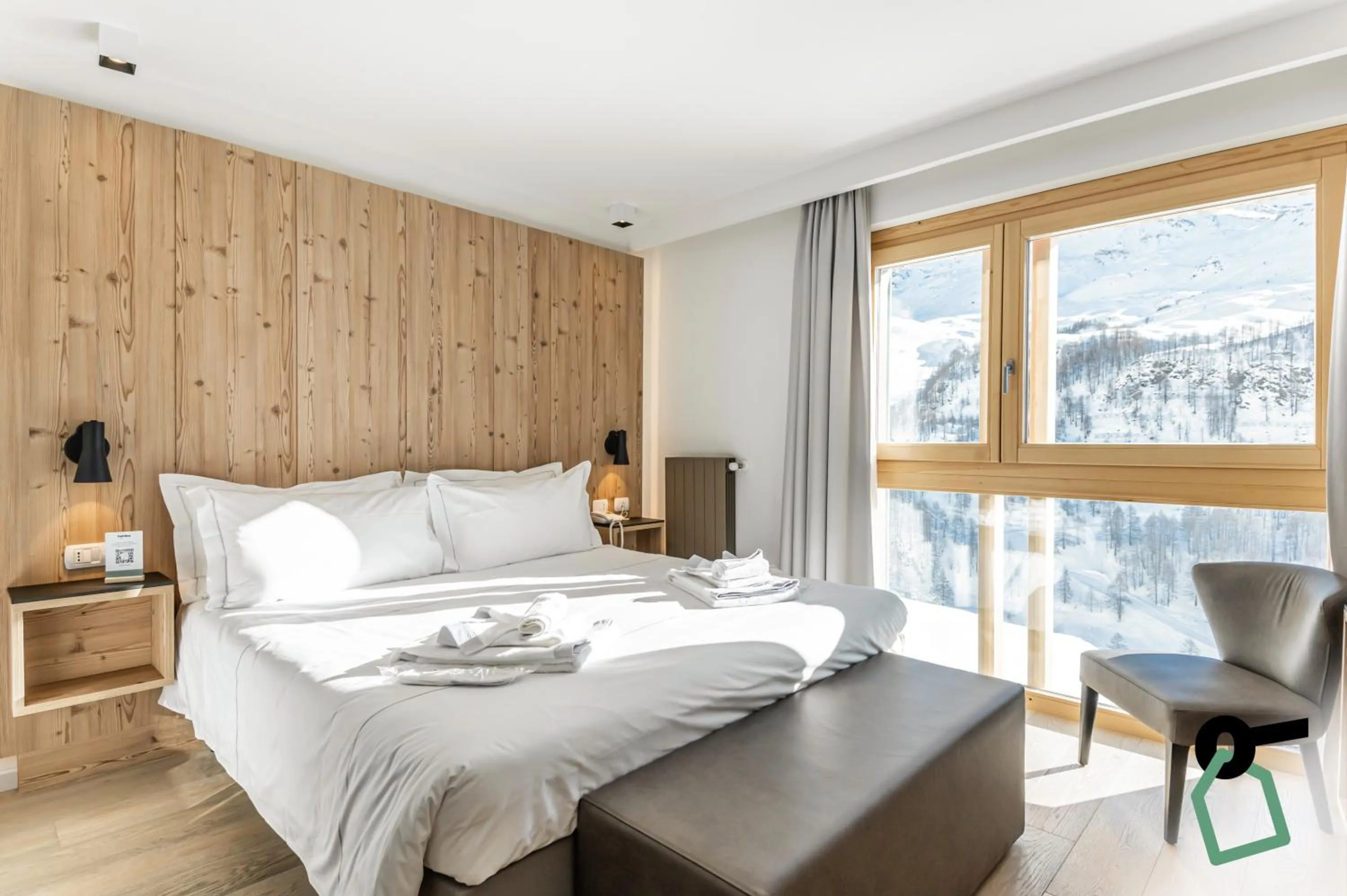 Photo of the whole room, Bed in HOTIDAY Room Collection - Cervinia