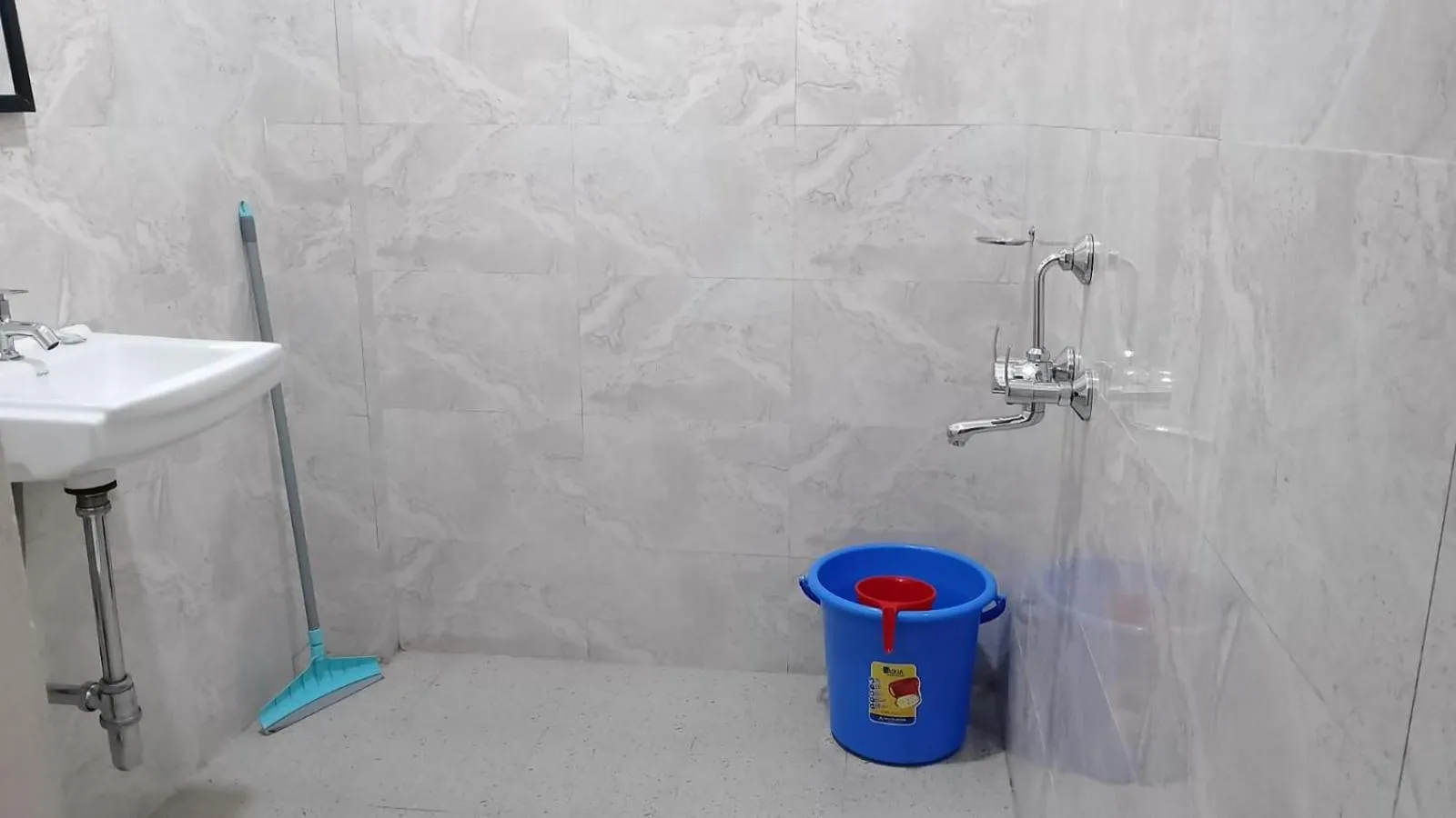 Bathroom in Rolyda Guest House