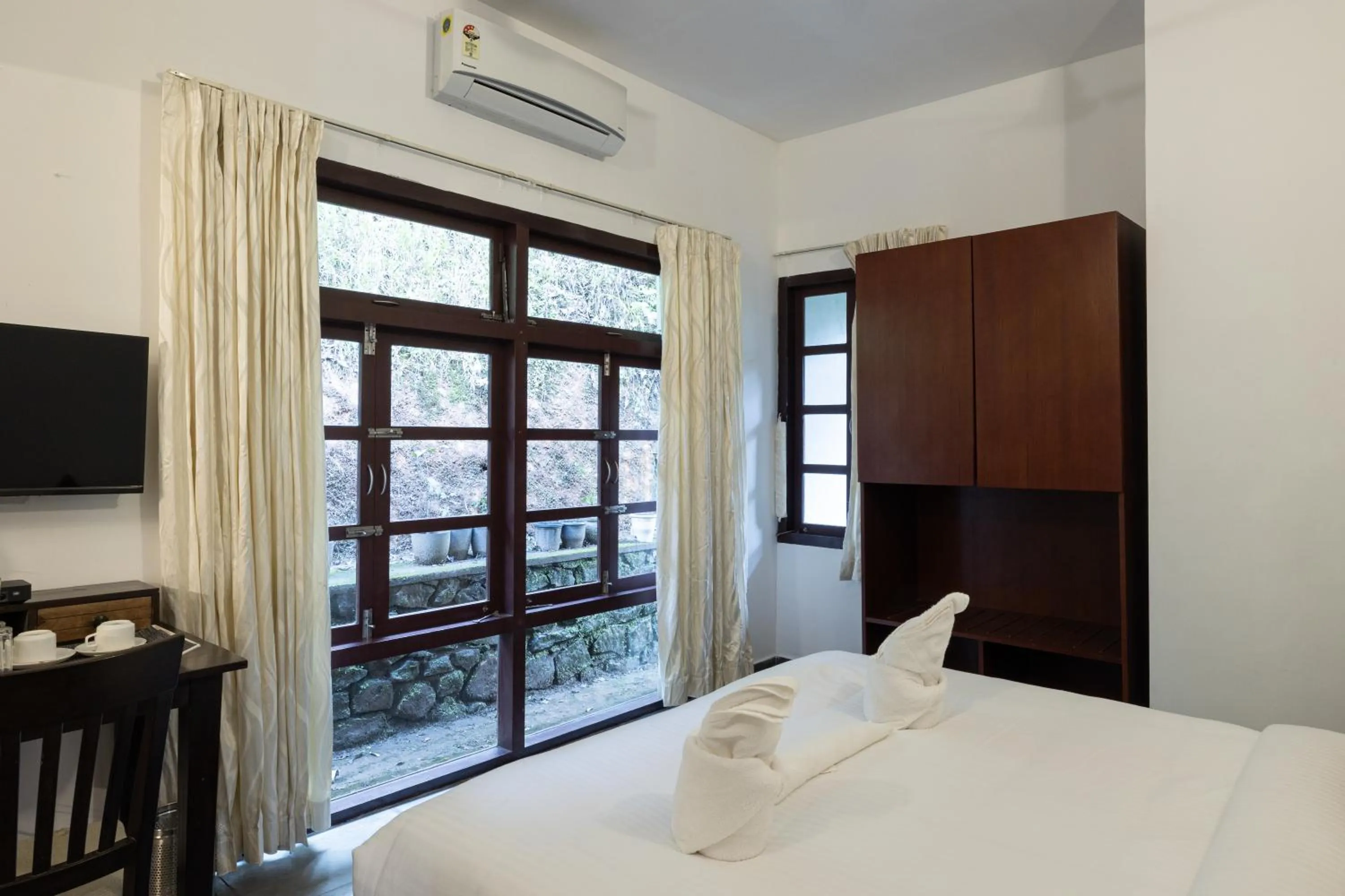 Bedroom, Bed in Avadale Munnar (Stag Groups Not Allowed)