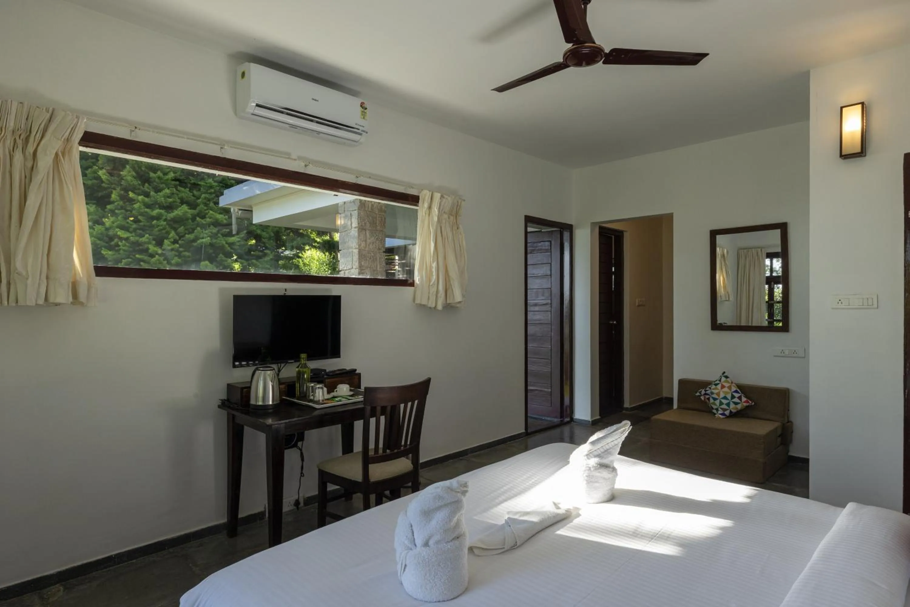 Bedroom, Bed in Avadale Munnar (Stag Groups Not Allowed)