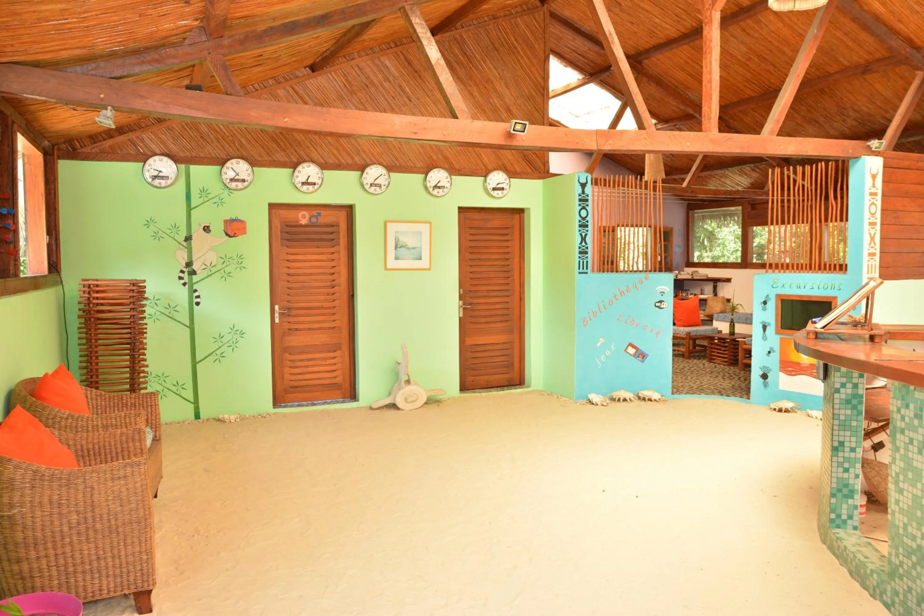 Library in Hotel Ecolodge Riake Resort & Villa