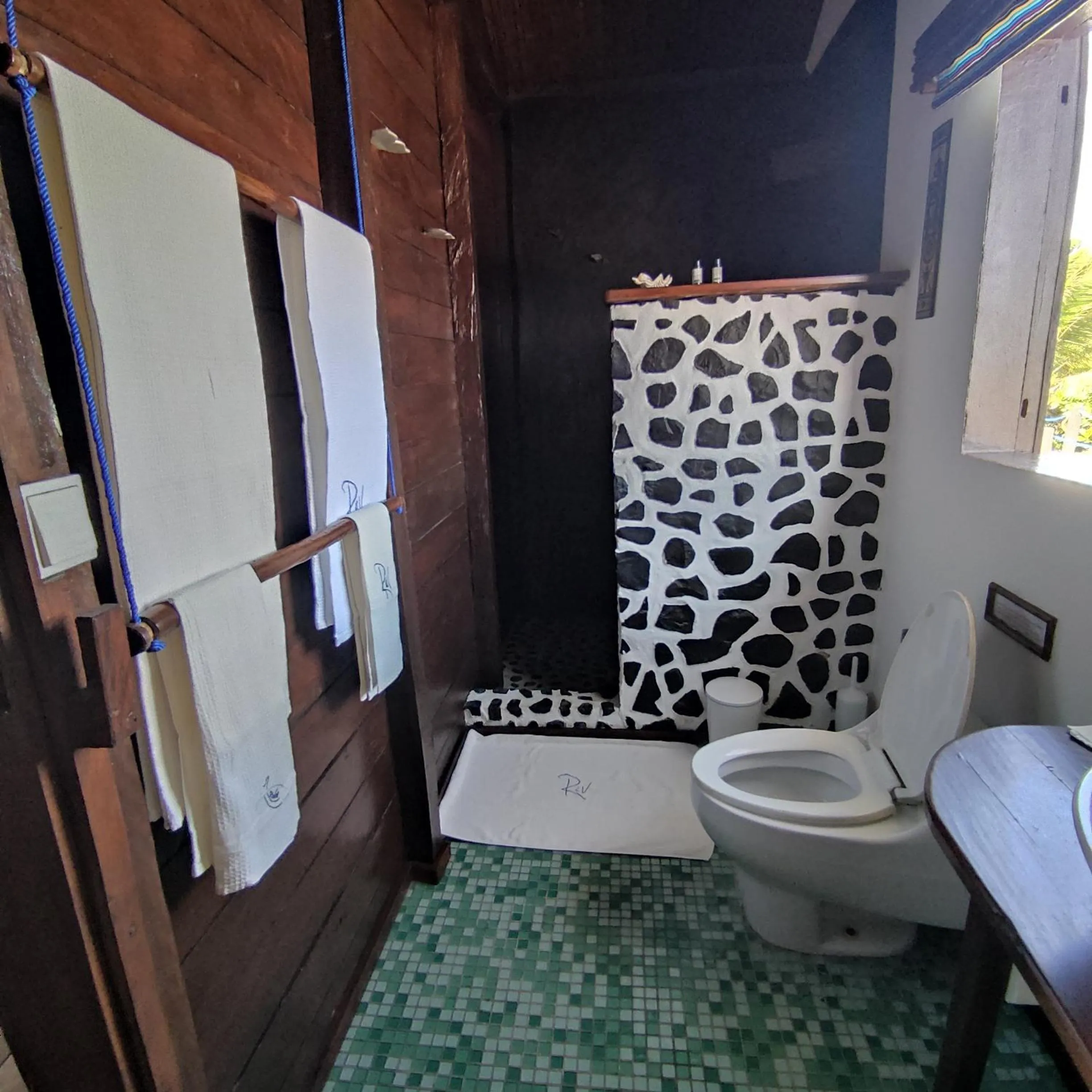 Shower in Hotel Ecolodge Riake Resort & Villa