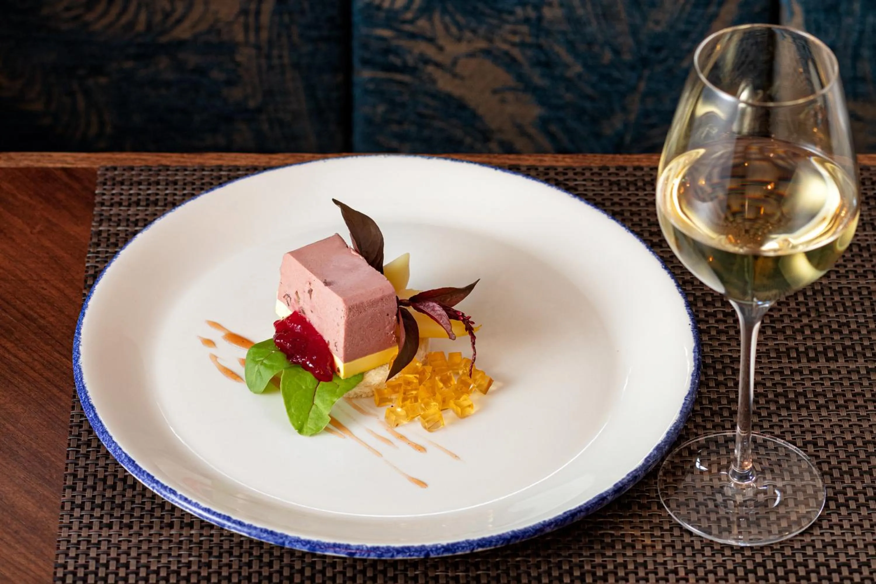 Restaurant/places to eat in Chateau Loucen Garden Retreat