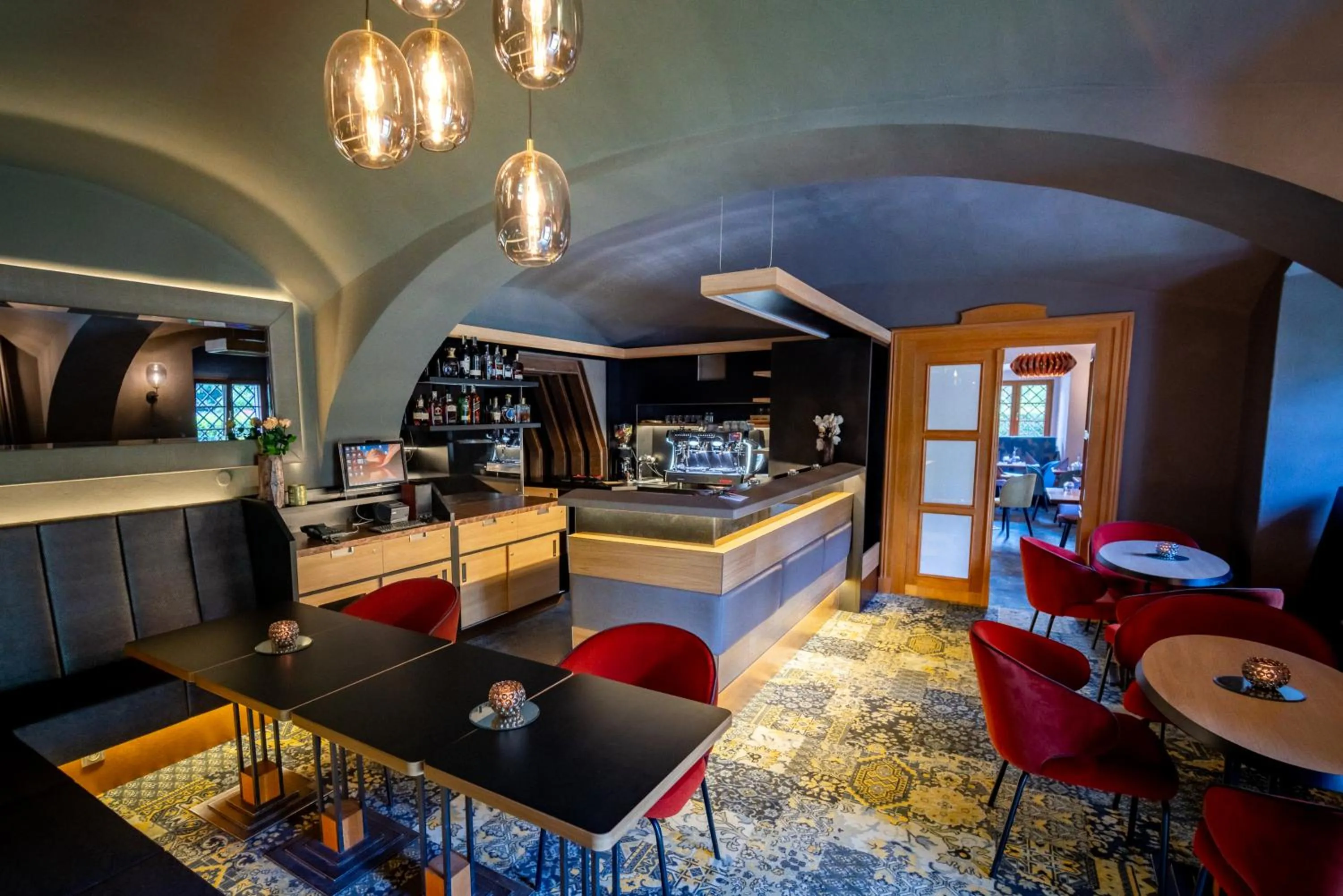 Lounge or bar in Chateau Loucen Garden Retreat