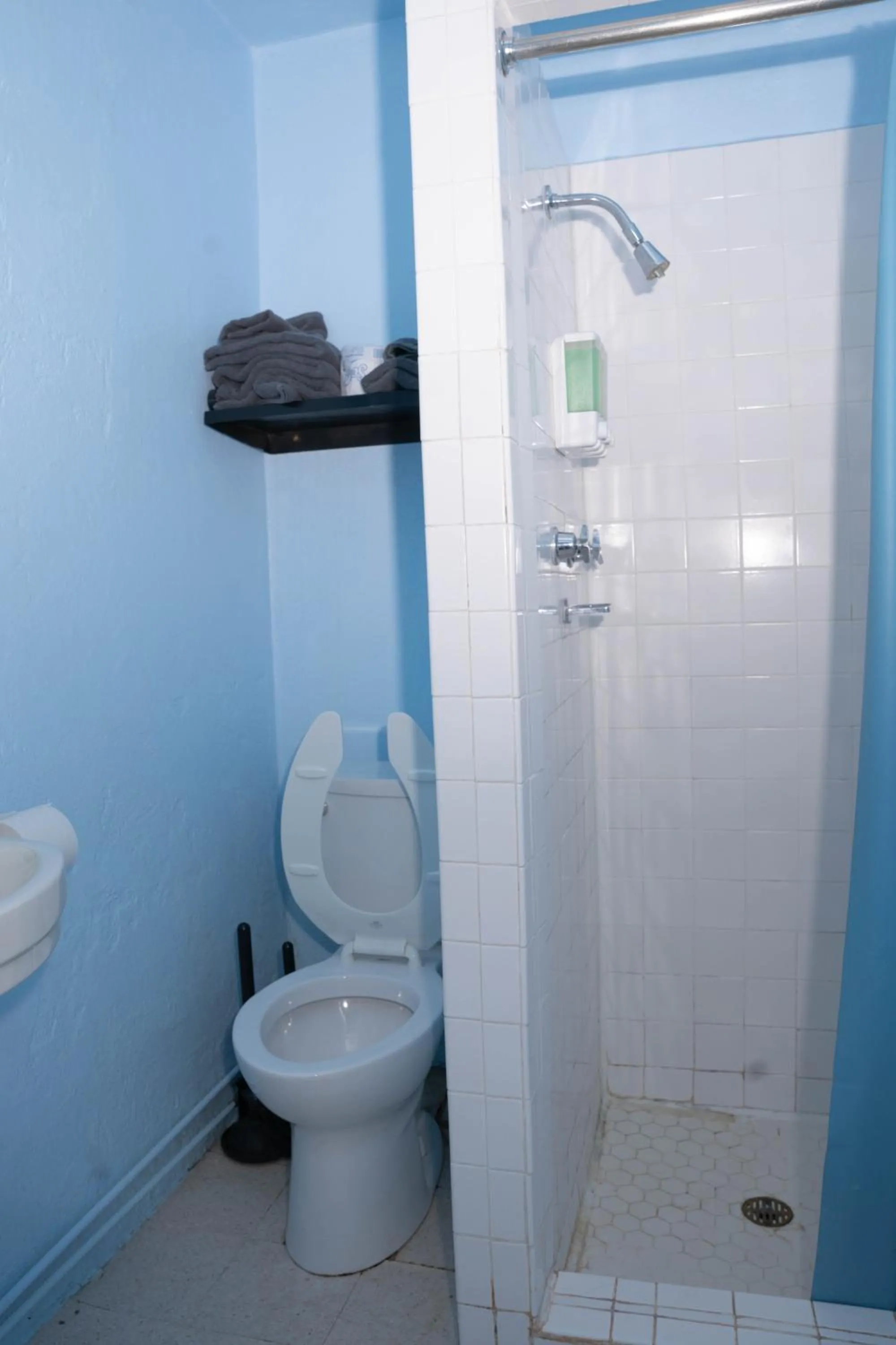 Bathroom in Maverick Motel