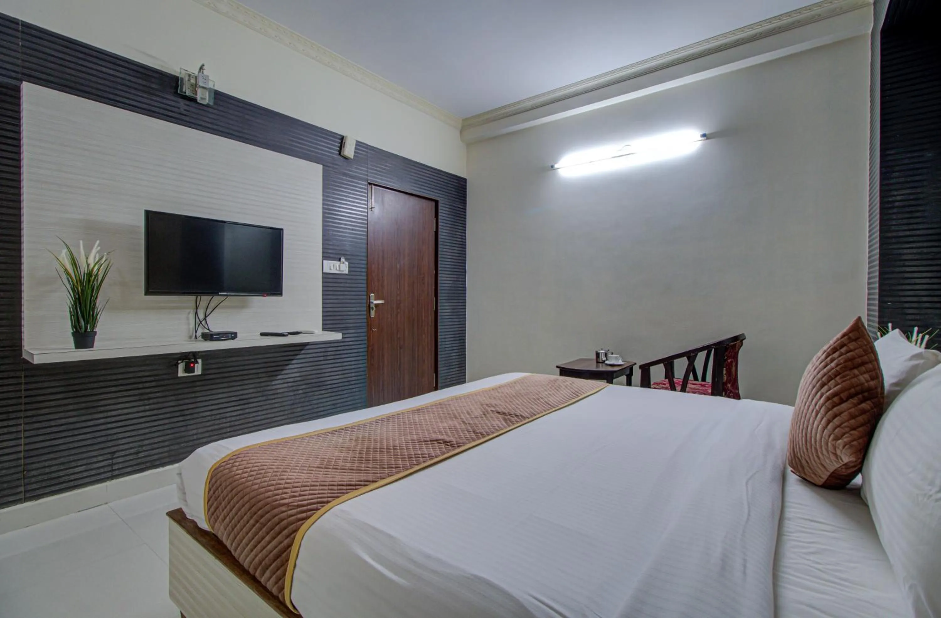 Bed in Hotel Royal Classio, Bangalore