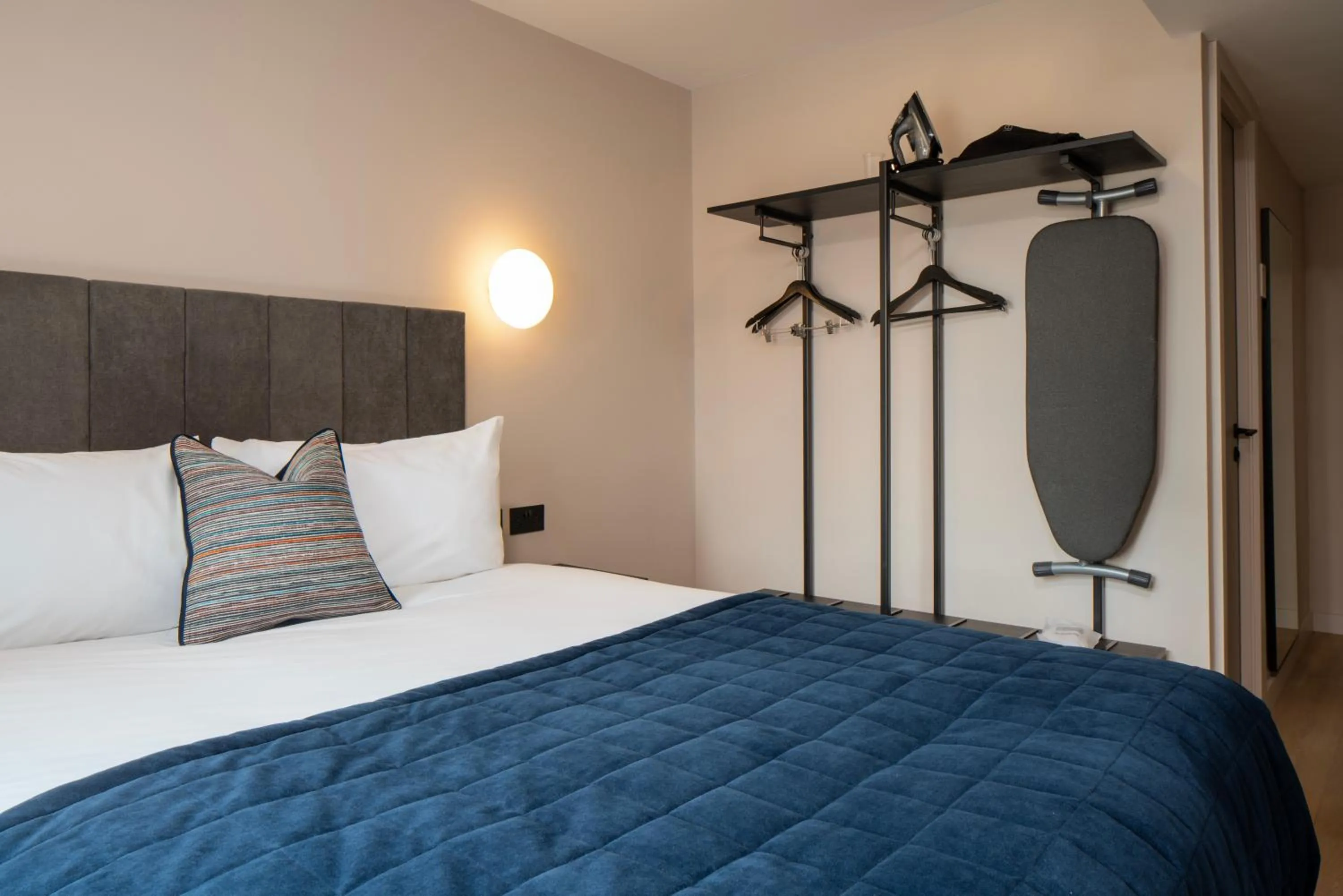 Bedroom, Bed in Aparthotel Birmingham