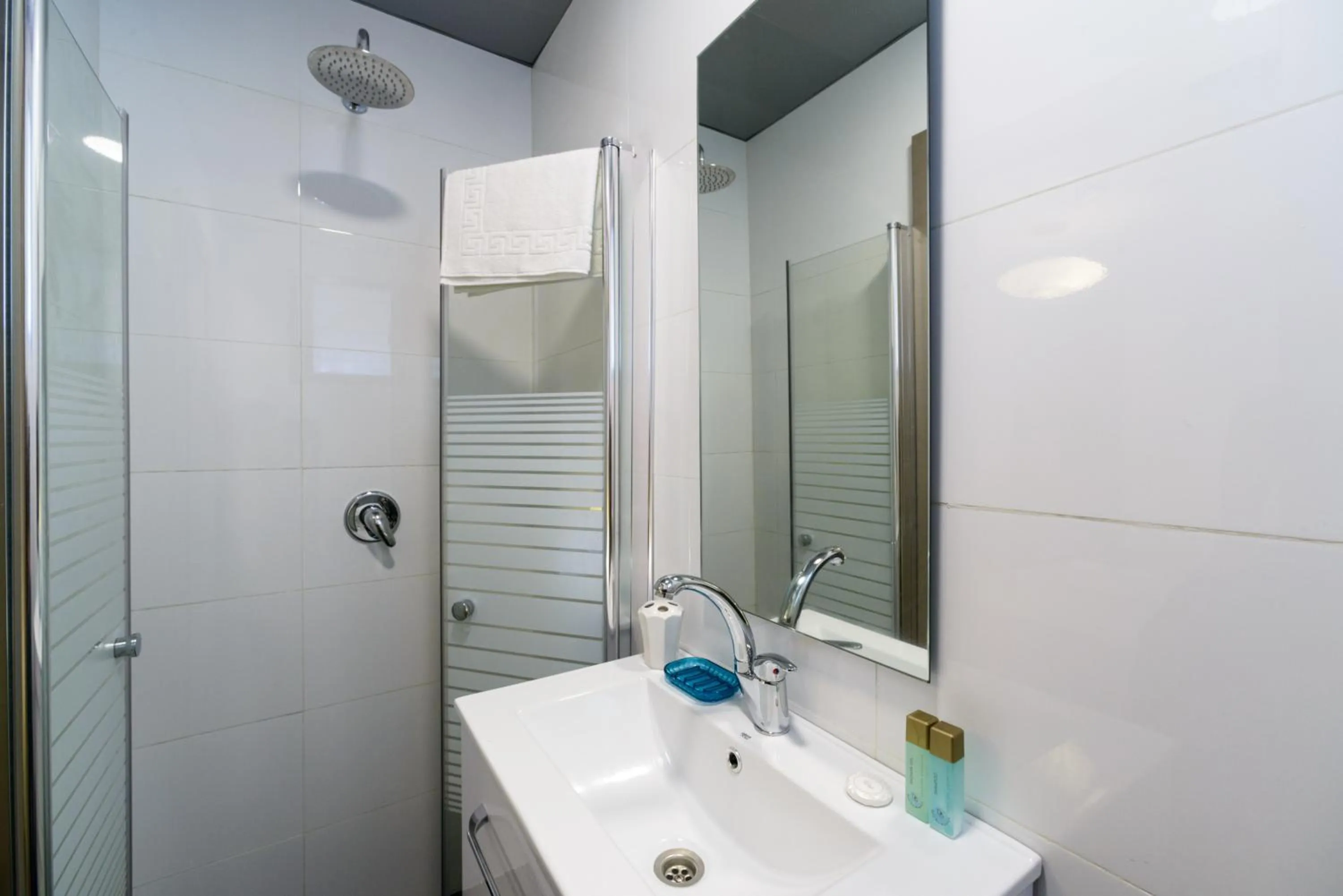 Dizengoff Inn Apartments