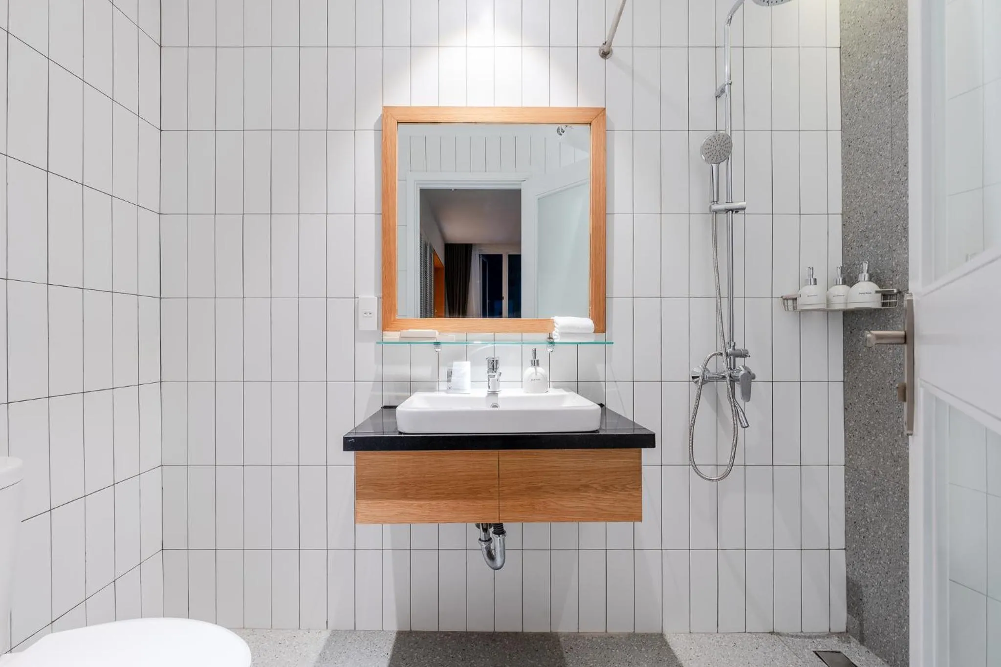 Shower in M Village Hotel Hai Bà Trưng