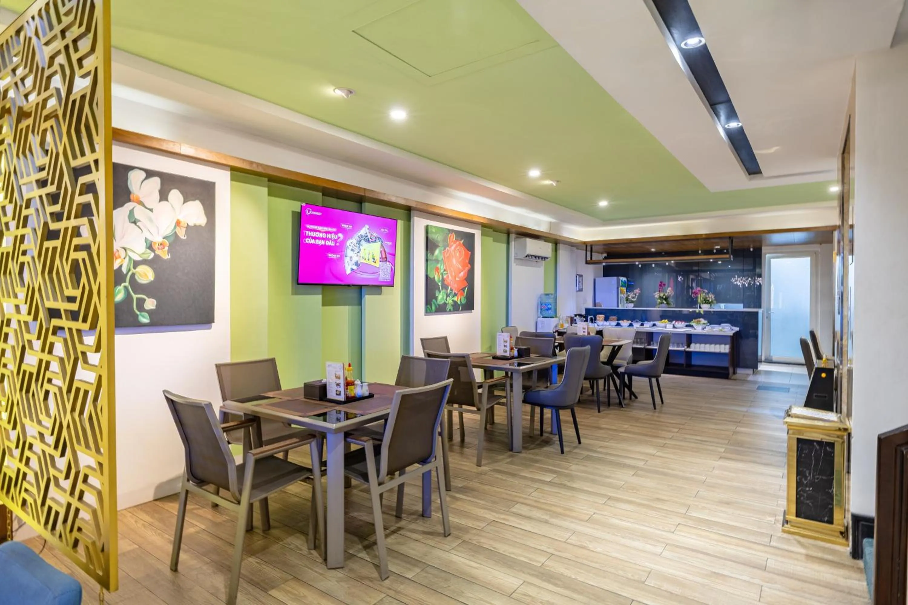 Restaurant/places to eat in A25 Hotel - 142 Bùi Thị Xuân